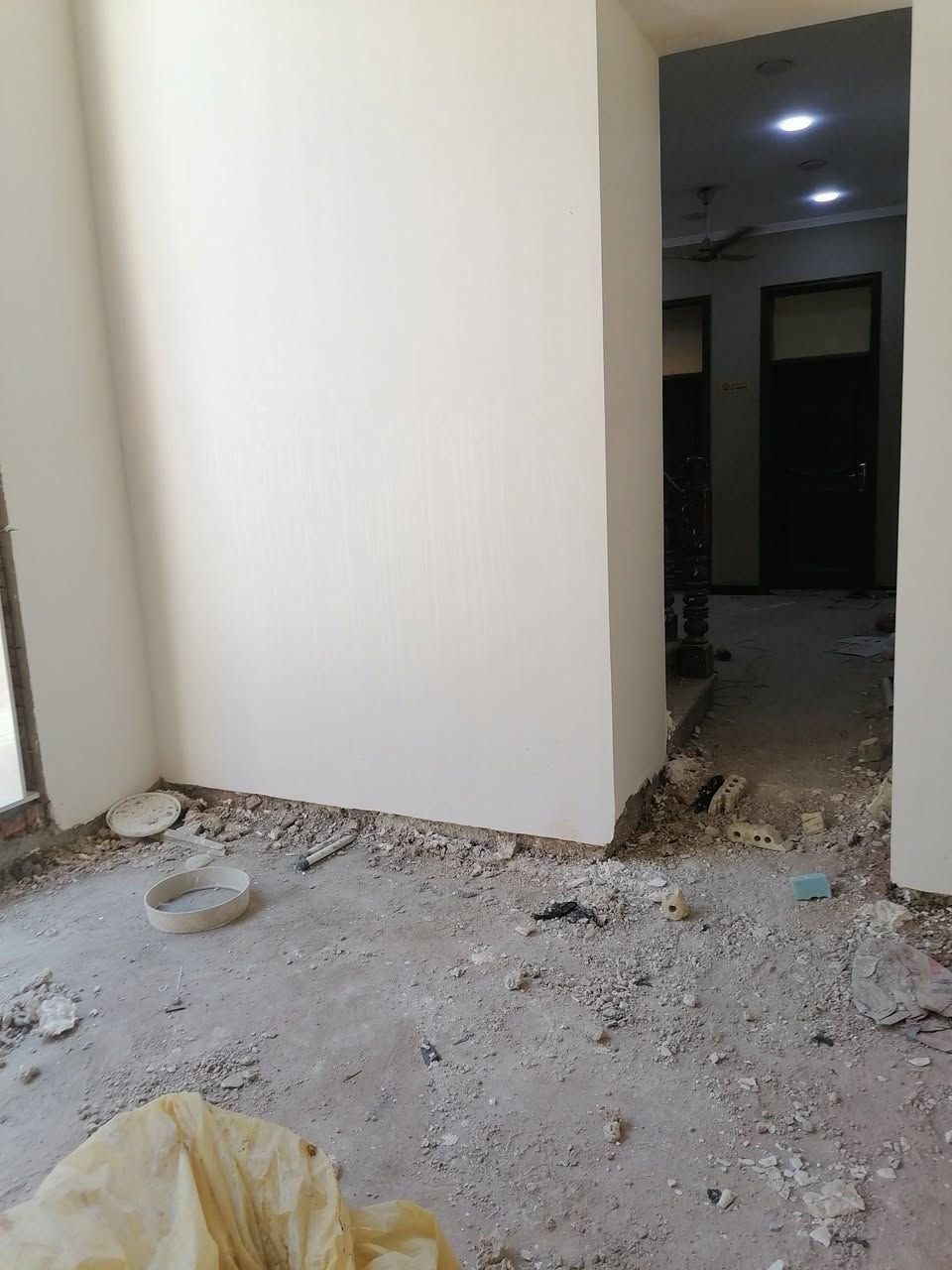 مرخصت مدير الاكروب السلام عليكم اخوتي كادر جص وبورك من الفلوجه شغل درجه اولى سعر المتر شامل التنضيف 6 الف  بغداد فقط متفرغين حاليا اي استفسار ***********

