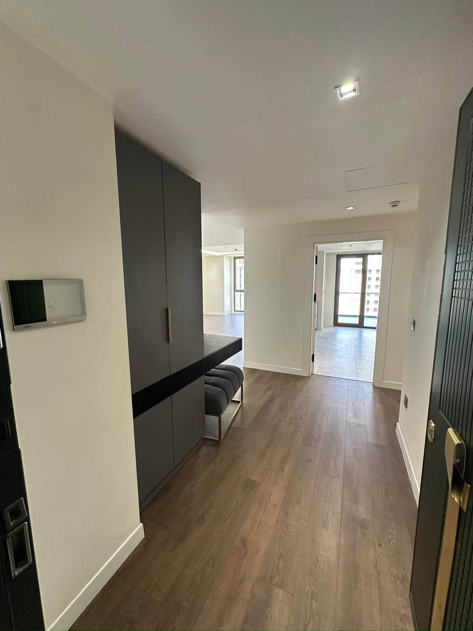 Boulevard 2+1 two bedroom  for rent 900$ WhatsApp +9647502002001 

شقة غرفتين نوم للإيجار في بوليفارد، 900 دولار. للتواصل عبر واتساب: ***********

بۆلیڤار دوو ژووری نوستن بۆ کرێ 900$ واتسئەپ ***********

#erbil #iraq #IraqJobs #instagram #instamood #tiktok #tiktokviral #tiktokshop #facebookviral #facebookreels #facebookvideo #facebookpost #FacebookPage #FacebookPage #reelsfbシ #reelsinstagram #reelschallenge #baghdad
