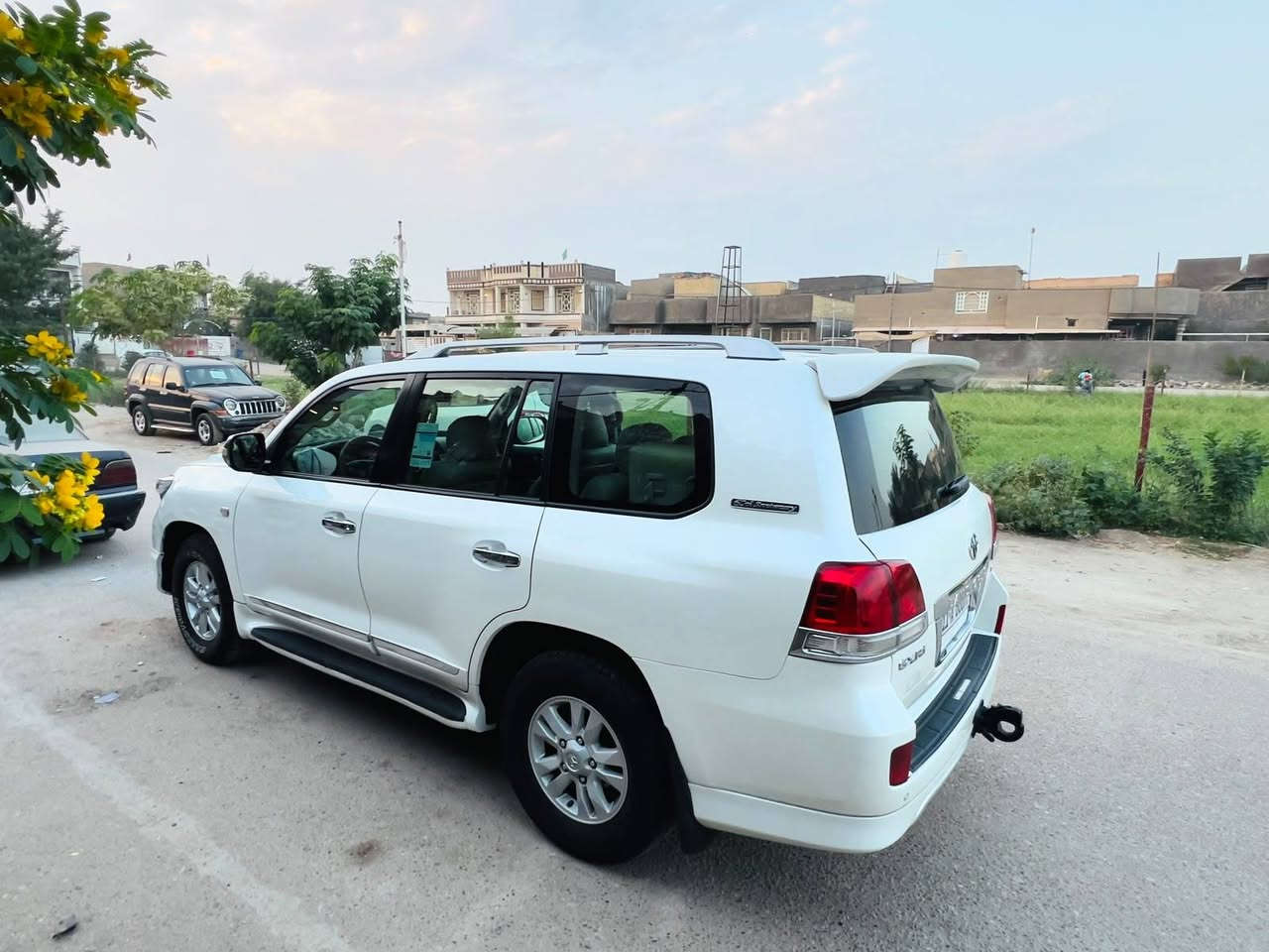 لاندكروزر • ٢٠١١ • رقم بغداد