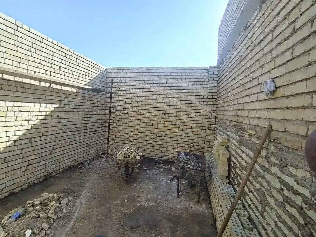 تريد احد يرمم بيتك؟
نحن في كادر طور منزلك نؤمن بأن الترميم ليس مجرد إصلاح، بل هو فن لإعادة الحياة إلى منزلك. نقدم خدمات ترميم متكاملة بأعلى معايير الجودة، بدءًا من التقييم الدقيق للمشاكل وحتى التنفيذ المتقن. فريقنا المتخصص يمتلك الخبرة والكفاءة اللازمة للتعامل مع كافة أنواع الترميمات، سواء كانت بسيطة أو معقدة. نستخدم أحدث التقنيات والمواد لضمان تحقيق أفضل النتائج التي تدوم طويلًا. تواصلوا معنا  للتواصل يرجى ارسال رسالة او الاتصال على الواتسا***********واتساب 
اعمالنا في بغداد فقط
