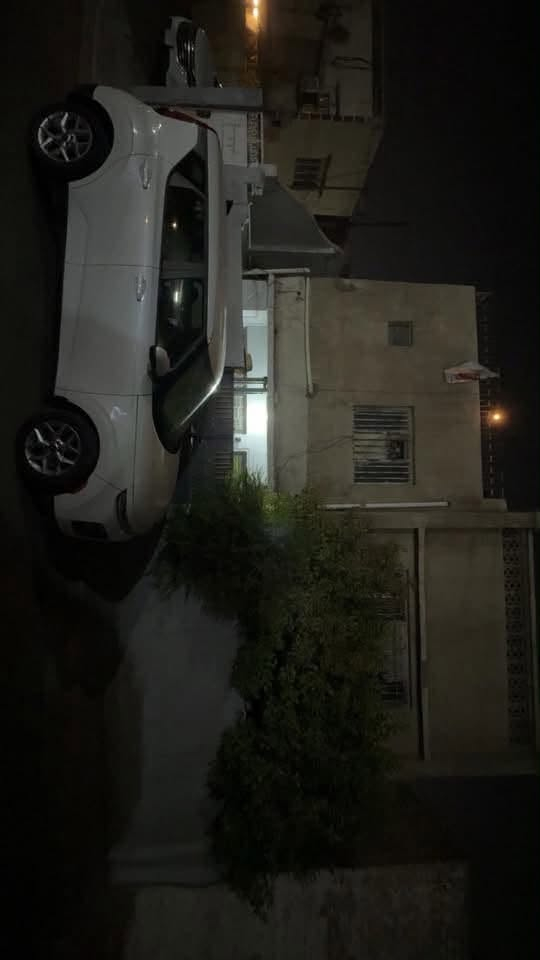 بيت للبيع في بغداد _الطوبجي❤️
العلامه الداله: دائره مرور الطوبجي 🚦بالفرع مالتها تدخل بي ثاني فرع ع ايدك اليمين بيت ركن  قريب على السوك مال الطوبجي وعلى الدائره مال مرور موقع كلش ممتاز 🏠

المساحه الكليه:١٥٧ متر 📏

واجهه :١١ 

النزال: ١٥ 

البيت بأسمي مابي ورثه🧑‍🧑‍🧒‍🧒

والبيت مأجر الطابق الارضي ب ٥٠٠ واطابق الثاني ب ٣٥٠ الف

نوع البناء:  (عگاده) 

للاستفسار اكثر :***********
