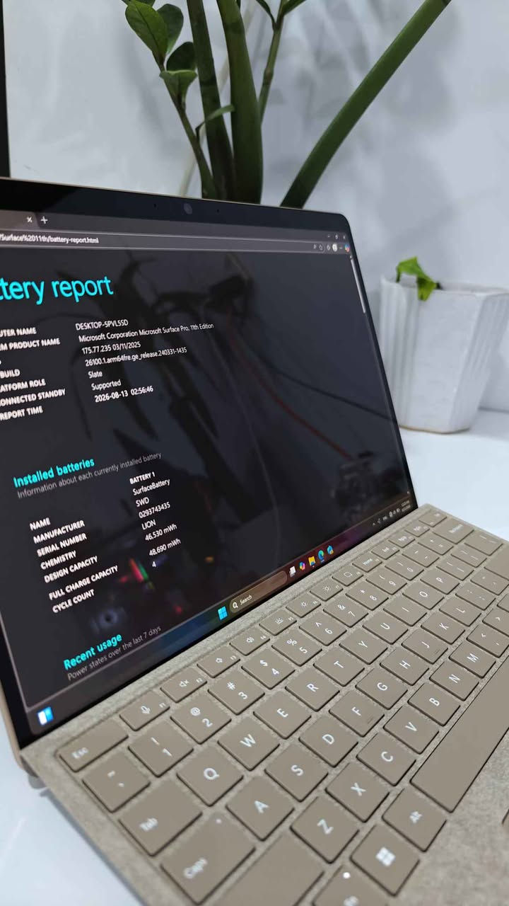 🌟 للبيع: أحدث جيل من سيرفس برو - Microsoft Surface Pro 11 (Copilot+ PC)

*اللون الذهبي المميز

* المعالج: Qualcomm Snapdragon X Plus بـ 10 أنوية، مع وحدة NPU للذكاء الاصطناعي (أداء فائق وسرعة استجابة).
* الذاكرة (RAM): سعة 16GB LPDDR5x لأداء سلس في تعدد المهام.
* التخزين: 512GB SSD (فائق السرعة وقابل للإزالة/التطوير).
* الشاشة: شاشة لمس PixelSense Flow مقاس 13 بوصة، دقة 2.8K (2880x1920)، بمعدل تحديث 120Hz لتجربة بصرية فائقة السلاسة.
* البطارية: عمر بطارية استثنائي يصل إلى 14-15 ساعة من الاستخدام المتواصل.
* الكاميرا: كاميرا أمامية بدقة 1440p (Quad HD) وكاميرا خلفية 10MP تدعم تصوير 4K.
* الاتصال: يدعم أحدث تقنيات Wi-Fi 7 ومنفذي USB-C (USB4).
* نظام التشغيل: Windows 11 Pro الأصلي.
* خاصية Face-ID 
* الحالة : نظيف جدا بدون بوكس
* البطارية 🔋: مشحون 4 مرات

السعر : 
1- الجهاز فقط 1،450،000
2- مع كيبورد اصلي 1،600،000
3- مع كيبورد و قلم اصليات 1،675،000

للتواصل والاستفسار: ***********

* ضمان اسبوعين

https://t.me/epic_store2
------------------------------
ملاحظة للمشتري: الجهاز مثالي للمهندسين، المبرمجين، والطلاب، خاصة مع سهولة فكه وتطوير قرص التخزين فيه. بغداد, العراق
