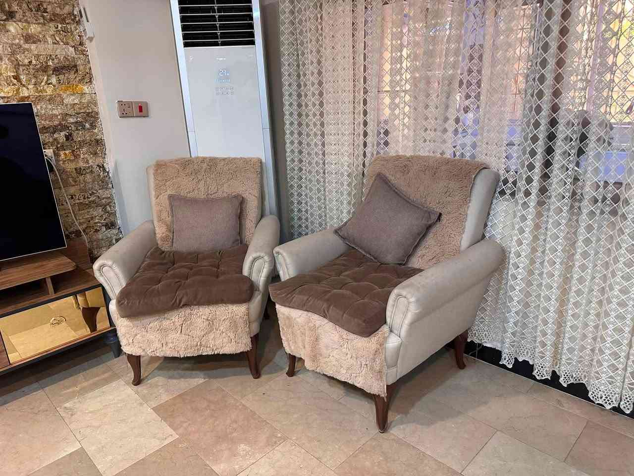 اثاث بيت مستعمل جديد جداً ثلاجه +تخم +ميز تلفزيون السعر  مليون دينار ***********
