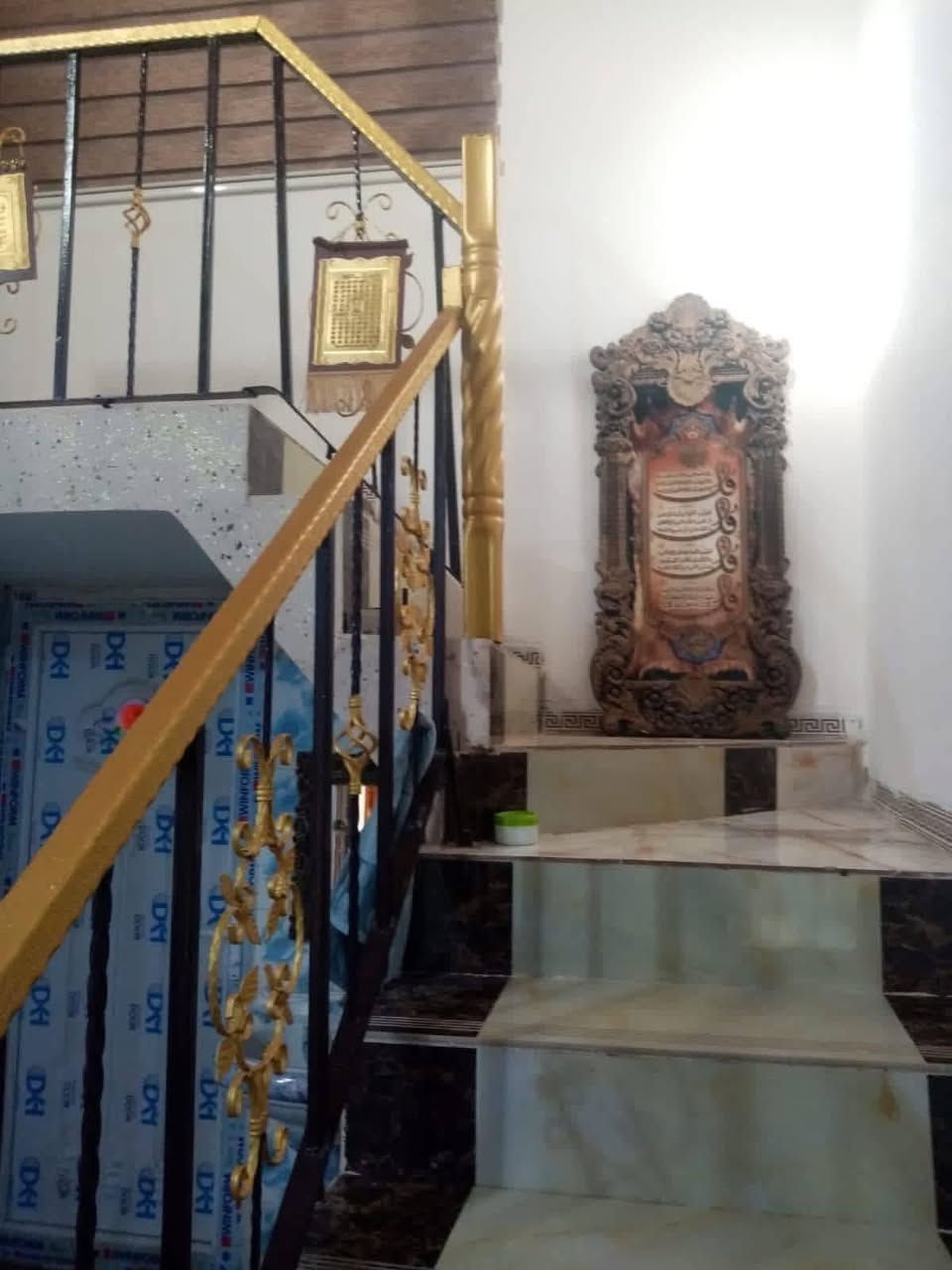 📍تسلسل 1036
📍دار للبيع في الفلوجة /الازركية في بداية الازركية يبعد عن السدة 100 متر تقريباً
📍نوع الملك : طابو زراعي
📍المساحة في السند  = 200 م ٢  
📍 الشارع :6م
🔹واجهة  = 14 م والنزال =14,5م
🔸نوع البناء =الطابق الاول طابوق والطابق الثاني بلوك

🔴مشيدات الطابق الاول
استقبال ،غرفتين نوم ،صالة ،مدخل ،مطبخ ،صحيات ،حمام،
🔴 مشيدات الطابق الثاني 
غرفة نوم ،صالة 

🟢سعر البيع للعقار = ٦٨ مليون دينار قابل للتفاوض

‏‎⚠️ مكتب دجلة الهندسي للعقار حي الجولان قرب صناعة الجولان للسيارات مجاور سوبر ماركت الهلال
للاستفسار الاتصال
‏‭ *********** 
***********
