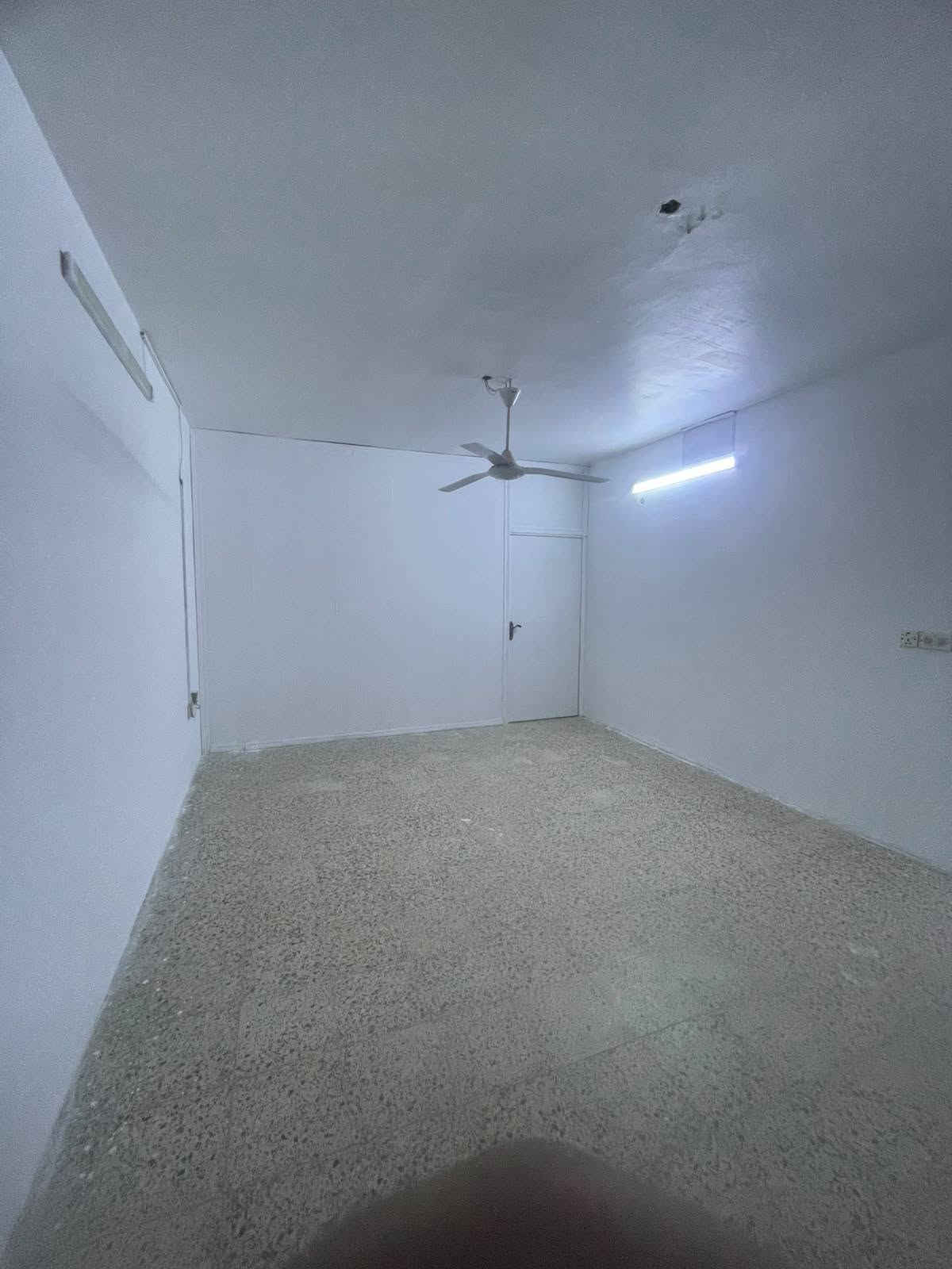 🏠 مشتمل للإيجار في السيدية
📍 طابق أول – معزول عزل تام
📐 المساحة: 300 متر

يتكون من: • غرف نوم عدد 2
• صالة
• مطبخ
• خدمات

📞 للتواصل: ***********
