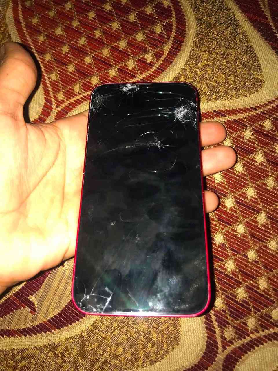 13 عادي شرق اوصط مكفول فقط كلاس مكسور يعني بي هواي كسور كلاس مو شاشه ولضهر جهاز حلو ويلمس طبيعي وكلشي طبيعي ذاكره 128 بطاريه74 مراوس فقط شعدك. نزلل ***********
