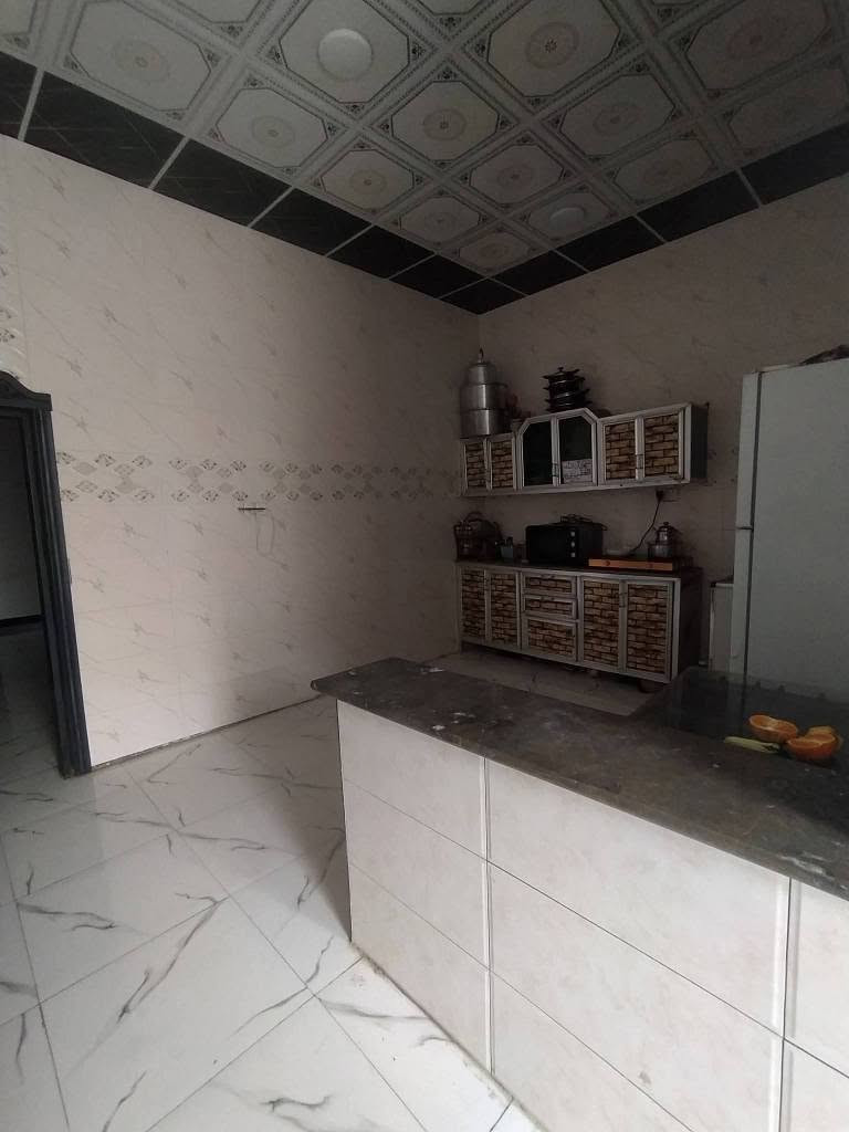 عد الله اوقاتكم بكل خير 🌹
***********

عن توفر بيت للبيع  🏡
#مساحة  ١١٥ متر 
طابو زراعي عراقي اصولي ابو الكاع موجود حين يرزق 
يحتوي البيت على 🌟
غرفه نوم 2♦️
ديوان♦️
مطبخ
صاله كبيره ♦️
صحيات داخلي وخارجي♦️

#البناءجديد  درجه اولى 
منطقه هدوئ
 ومتوفر بيها
جميع الخدمات  ماء كهرباء 
مدارس حكوميه ومدارس اهليه 
شارع ١٠  متر 
#السعر /65 وبي مجال قليل 
#العنوان : بصره ابي الخصيب    كوت ثويني يم جامع التقوه 

للاستفسار يرجى الاتصال
على الرقم *********** البصرة, العراق
