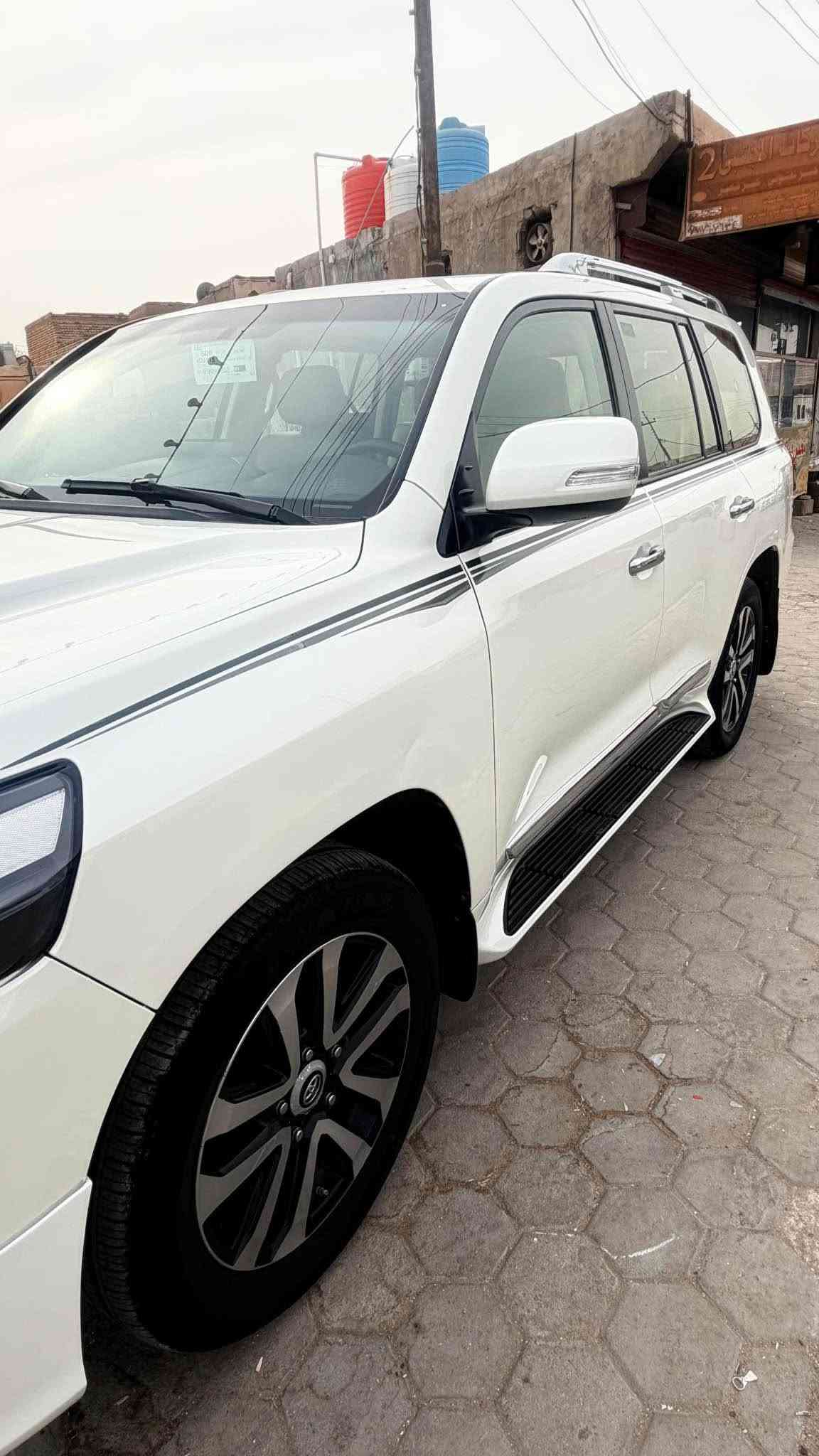 لاندكروزر V8 • ٢٠١٩ • البصرة