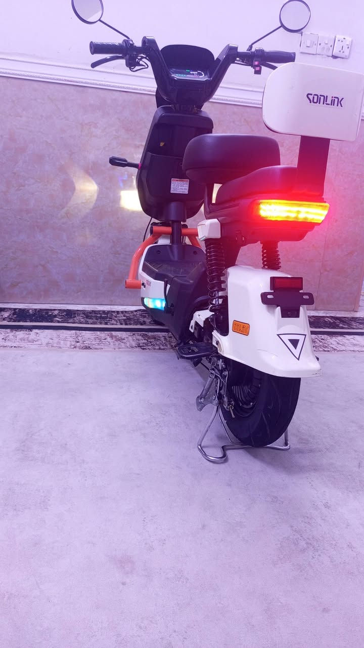 السلام عليكم دراجه شحن للبيع شركه سونلك شركه صينيه معروفه دراجه تخبل جديده✨ امبدل بيهة بد تأير خلفي اربعه باتري جدد دراجه ما متعوبه سرعه40 مطلوب بيهة 350 أو بيعة مجال بصيط للتواصل 7773080630
