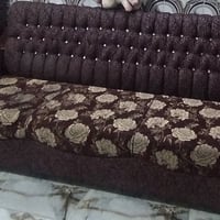 تخم • ٧ مقاعد • نضيف