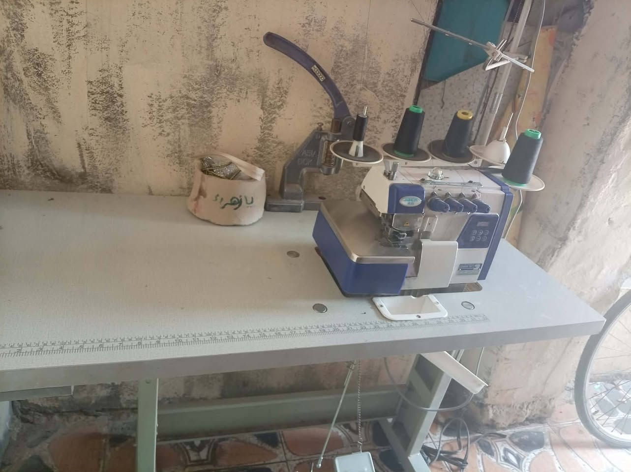 مكينه خياطه لبيع العنوان الجزائر سعر 350 بيها مجال تصال على رقم ***********
