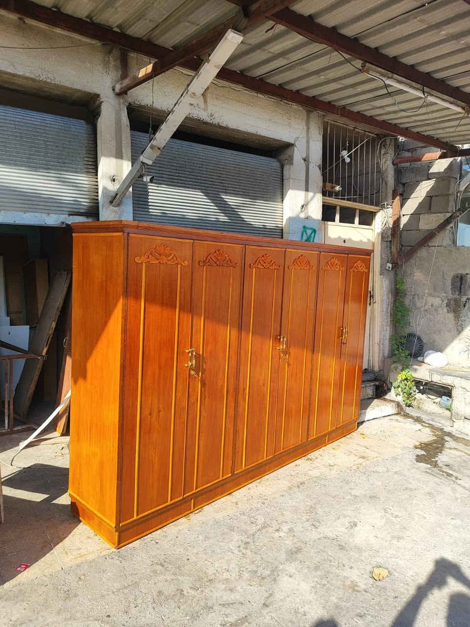 قنصور ٦ ابواب نظيف جدا شغل ثقيل ظهر جنبر
السعر ٢٠٠
الرفاعي قرب نفق الصحة
***********
