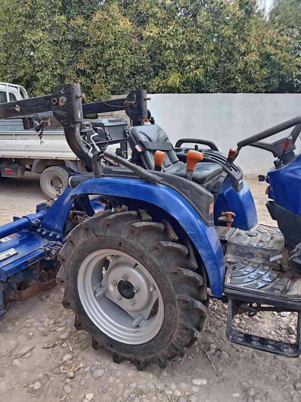 مكينة farmtrac حجم ٢٠ للبيع جاهزه للعمل اي نقص ما بيه نضافة خير من الله مكانه الصويرة الاتصال على الرقم موبايل ***********
