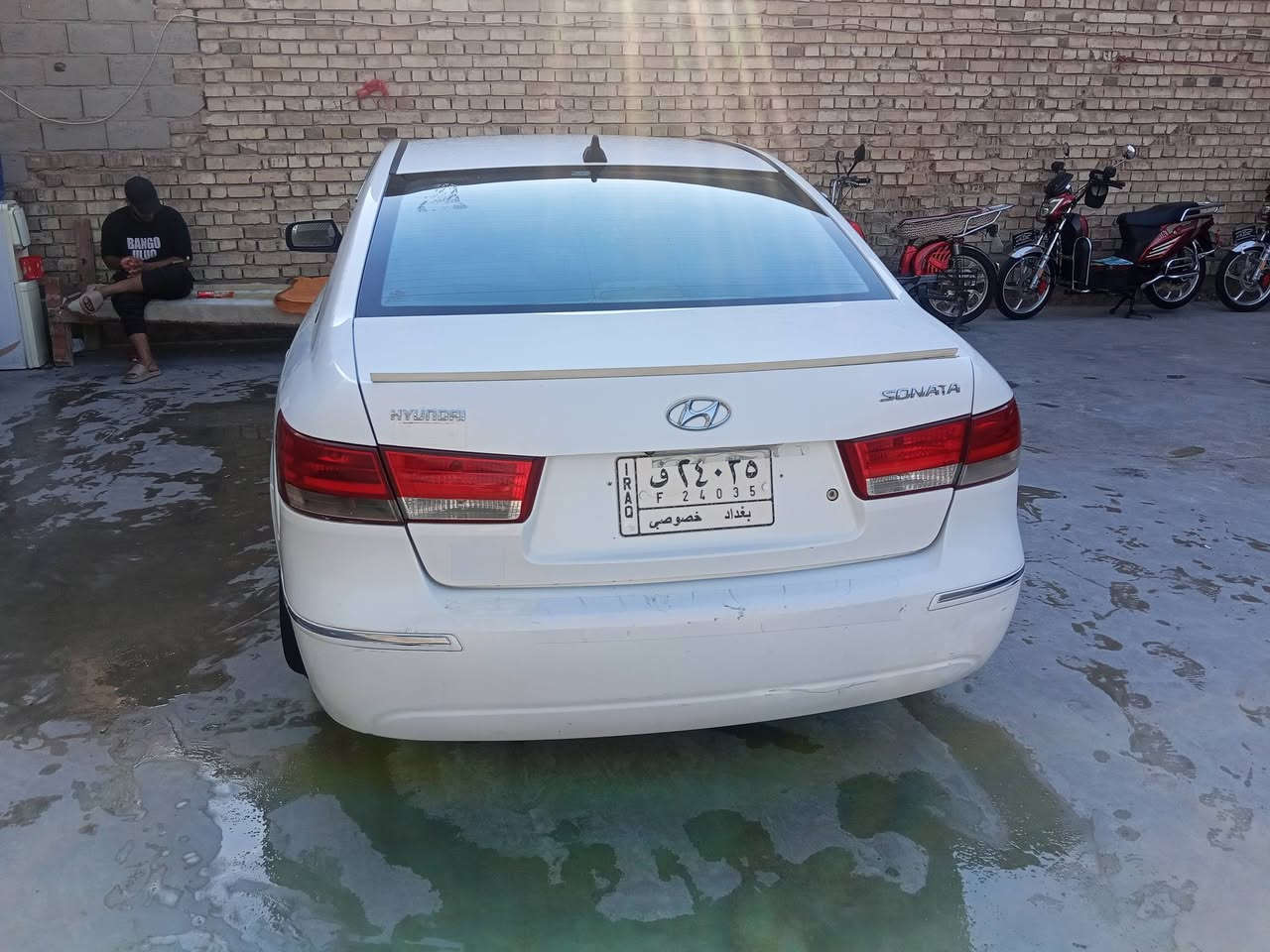 ​📌 هيونداي سوناتا - للبيع
المواصفات: خليجي

​المحرك: دوش 2400 (كفالة محرك وغير، فقط إيرباغ/كيس مفتوح)
موديل 2011سنوية جديده
​اللون: أبيض صدفي

​البودي: 4 قطع كلير + معجون بالجاملغ الخلفي (يم الهلال)

​✨ الوضع العام والنظافة:

​السيارة جاهزة من كل شيء وما تحتاج أي مصاريف.

​تبريد شغال وممتاز.

​صدر أمامي وخلفي جديد.
لايت زنون 
​تخم تاير جديد + دسك جديد.

​الرقم باسمي (تسجيل بغداد / تحويل مباشر).

​📍 المكان: الفلوجة

💰 السعر: 120 ورقة (  أو بيه مجال بسيط حسب توافقكم)

​💡 ملاحظة: "الكلمة الطيبة صدقة، اللي يعجبه السعر أهلاً وسهلاً بيه، واللي ما يعجبه يتفضل بمرور كريم وطيب."

​📞 للتواصل والاستفسار: [أدخل رقم هاتفك هنا]***********
