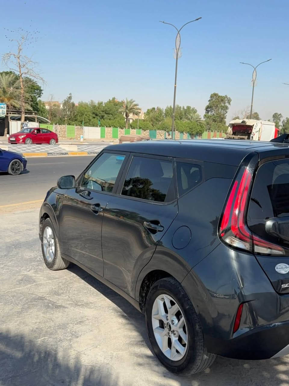 السلام عليكم كيا صول 2025ماشيه 4الف دخول جديد باسمي بدون رقم تترقم جميع المحافظات مبدله ابنيد وجاملغ الحادث مرفقه بالمنشور مكان السياره بغداد البلديات
السعر 115 ومراوس للاستفسار
واتساب او اتصال ***********

