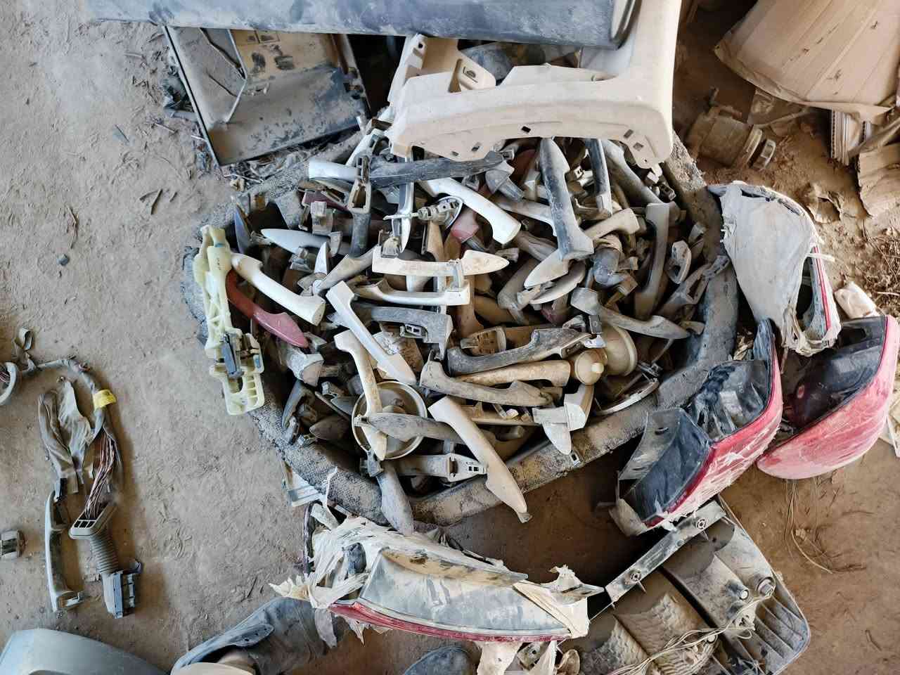 تفصيخ كوري جمله ‏‪***********‬‏
سجج باب ع ١٠
يدات خارجيه ٥٠٠ دينار
