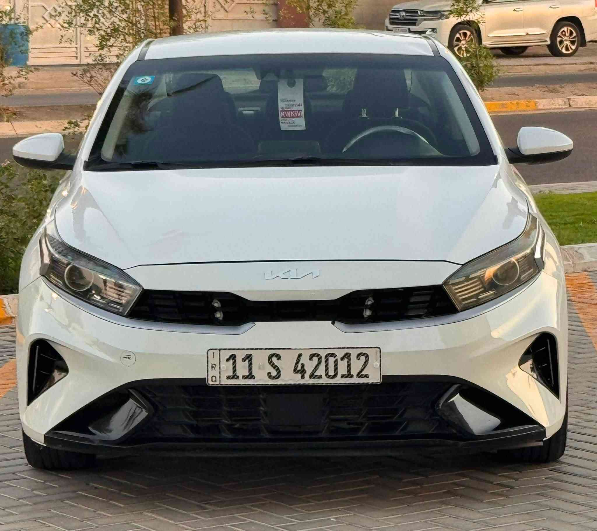 السلام عليكم
كيا فورتي 2022 امريكي ✅
رقم بغداد بأسمي سنويه وهزه ورقم جديد تحويل مباشر 
ماشيه 76.000 ميل ✔️
صور الحادث و السونار مرفق بالمنشور 

السيارة جاهزه وبدون نقص كير ومحرك وصدر وتايرات وتبريد كلها جدد 

مواصفات عاديه : ✅
( محرك 2000 دوش ، تحكم استيرن ، شاشه ، كامرا ، تحديد مسار ، رادار ، كروس سرعه ، مانع انزلاق ، 3 وضعيات قياده )  وباقي المواصفات المعروفه . 

السعر : 123 وبيها مجال بسيط جدا 💵
العنوان : بغداد / الكرخ / حي الحسين 🏠
الهاتف : *********** ( متوفر واتساب ) ❇️
