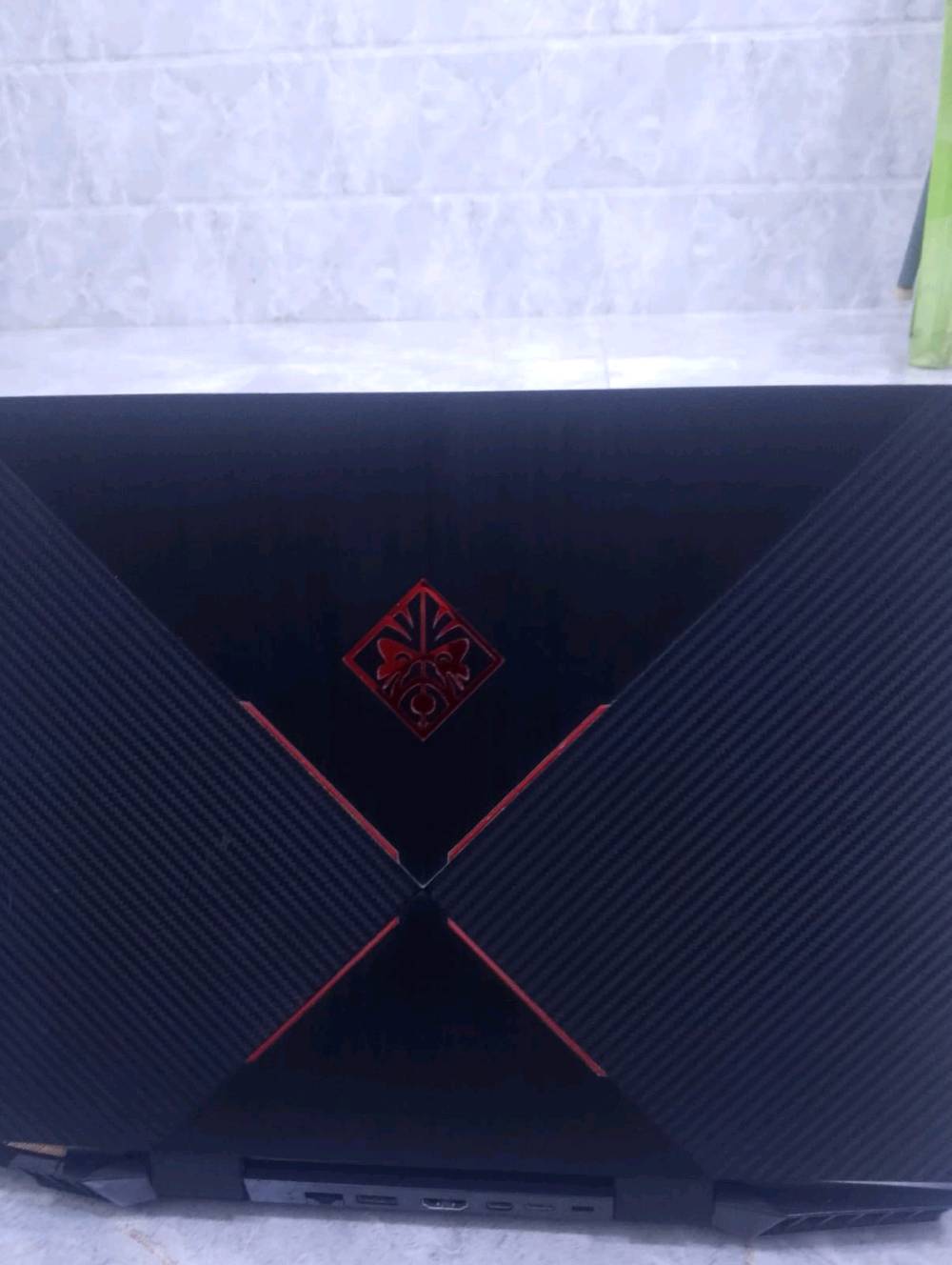 تفضل، هذا إعلان مرتب وجاهز للنشر:

للبيع لابتوب HP OMEN 15 Gaming – مستعمل

🔹 المواصفات:

المعالج: Intel Core i7-8750H

كرت الشاشة: NVIDIA GeForce GTX 1050 Ti 4GB

الرام: 16GB DDR4

التخزين:

SSD 128GB

SSD 512GB


شاشة 15.6 إنج


✅ مناسب للألعاب، التصميم، الدراسة، والبرامج الهندسية.

ملاحظات:

البطارية جديدة ولم تُستخدم.

يوجد عطل في إحدى السماعات المدمجة (واحدة منهن لا تعمل)، أما باقي الجهاز فيعمل بصورة طبيعية.

الجهاز نظيف وجاهز للاستخدام.


السعر:400الف دينار عراقي قابل للتفاوض بالمعقول.

رقم***********