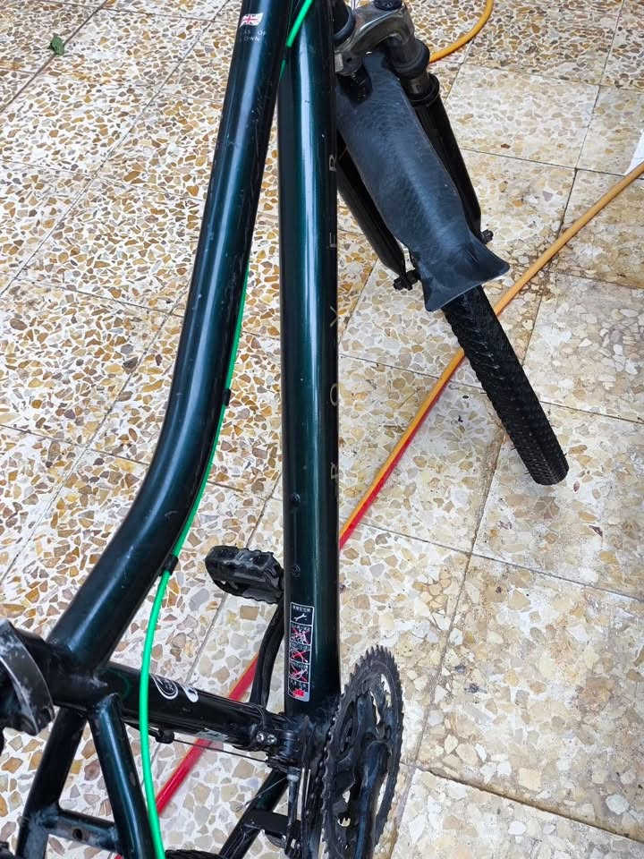 باسكل ماركة روفر  بريطاني 
حجم 26
بريكات و كيورا تشتغل 
فقط الدبل الامامي يحتاج صيانة وملعب بسيط في التاية الخلفية 
السعر 75 وبي مجال 
عنوان ايسر قوسيات 
للاتصال *********** واتساب
