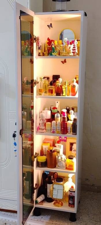 للبيع لوكر عطور ومكياج مع إنارة ومراية ✨

​الطول : 160

العرض : 40

​السعر : 90 ألف

​التواصل : ***********
