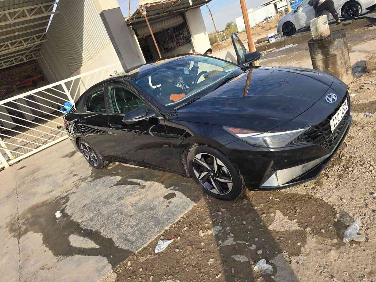 السلام عليكم النتراء موديل 23 وارد امريكي السياره بيهه بس ربع البنيد صبغ وخشم الجاملغ كد شبر والباقي كفاله بدون ايرباك السونار موجود رقم بغداد بسمي السياره ليمتد فول واحد على واحد 
السعر 152 
رقم الهاتف 📞 ‏‪***********‬‏
