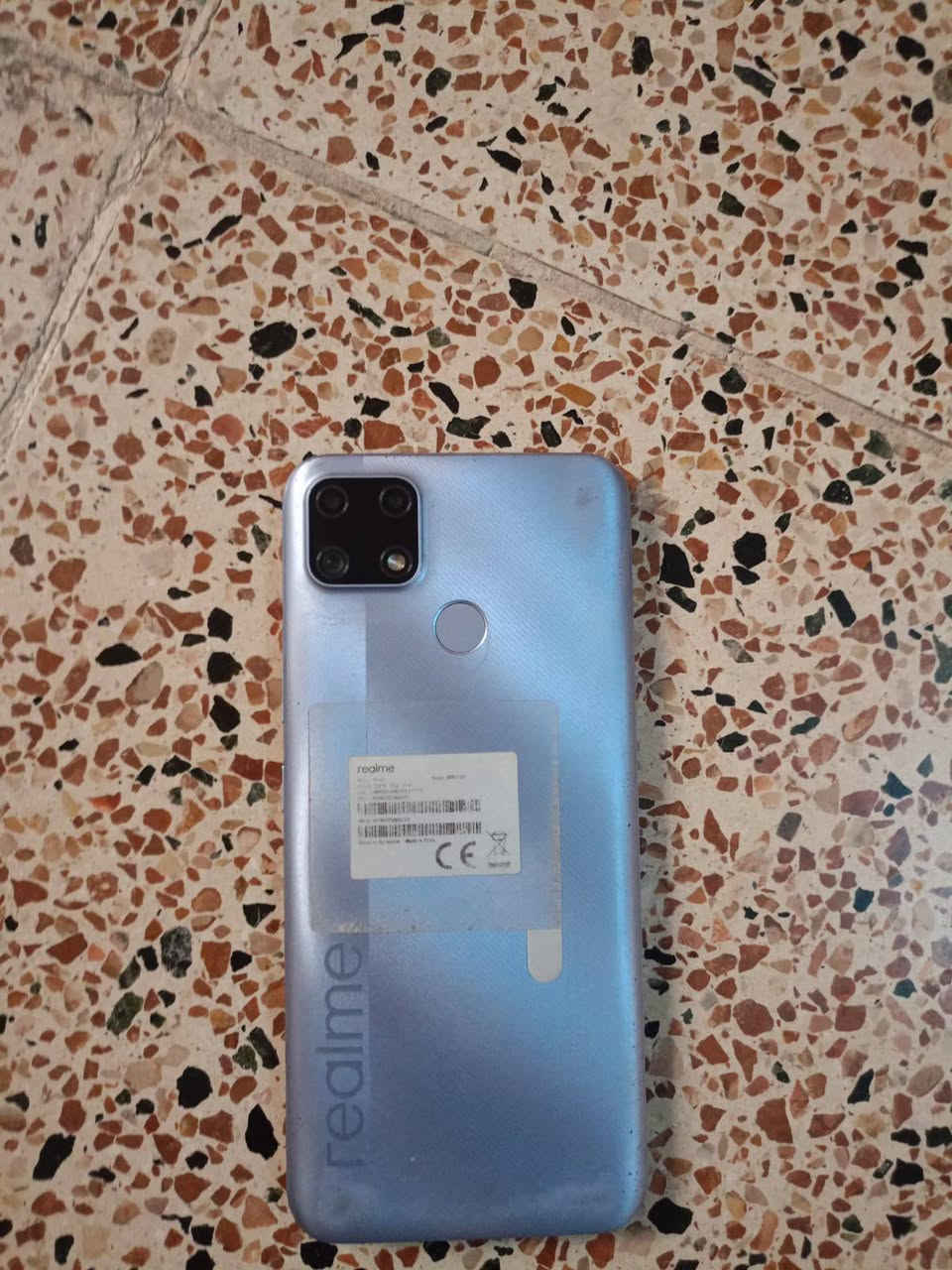 موبايل  realmy c25(ريلمي سي 25)
ذاكرة 64
رام 4
البطارية 6000
موبايل نضيف وشرط لامبدل بي شاشة ولا مفتوح
السعر 85 وبي مجال 
شراي اتصل ***********
