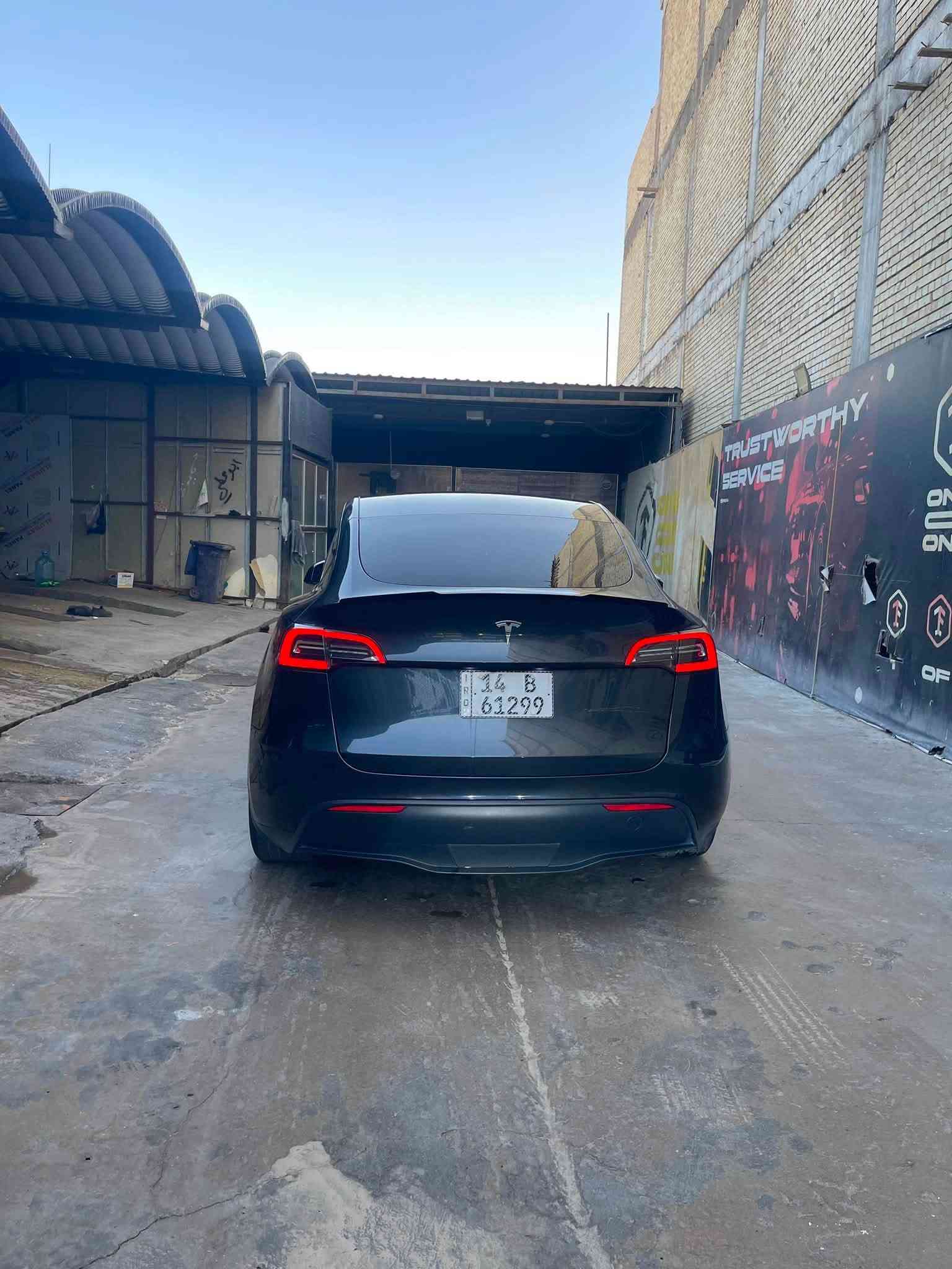 السلام عليكم مكاني البصره 

♦️ للبيع Tesla Model Y تك ماطور لونك رينج بطاريه جبيره

♦️ اخر تحديث

🔷 رقم بصره بأسمي شرط التحويل 

🔷 الموديل : 2024

♦️ ماشيه   : 21 ميل

♦️ داخل ابيض

🔷 تحكمات ستيرن

♦️ كشنات كهربائية

🔷 كامرات محيطيه

♦️ الدفع: خلفي

♦️ دبل مطور

🔹 مدى ممتاز للشحنة الواحدة 550 كيلو متر

🔷 حادثه : مبدل الجاملغ الامامي الايسر 

🔷 مكان السياره البصره تقاطع الطويسه 
👈🏻 السعر 218$

📞***********اتصال او وتساب
