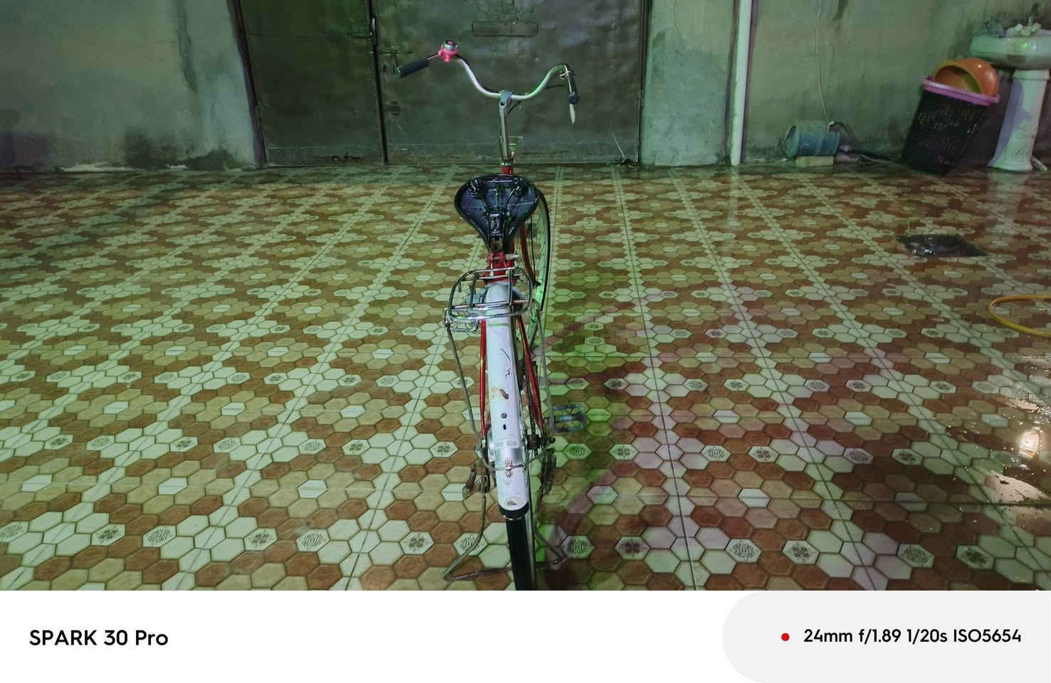 السلام عليكم بايسكل للبيع
حجم 26 
سرج كلابي 
السعر 85 وبي مجال 
رقم *********** مابي واتساب 
*********** فقط واتساب 
عنوان شارع الحولي قرب مدرسة جبل احد يم ناضم الشبلي 
ملاحضه فقط مكلف بلنشر

نص مكتوب في الصور:
- SPARK 30 Pro • 24mm f/1.89 1/20s ISO5841
- SPARK 30 Pro
- 24mm f/1.89 1/20s ISO5654
- • 24mm f/1.89 1/25s ISO6071
- 24mm f/1.89 1/20s ISO7319