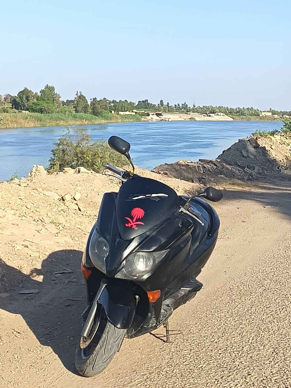 السلام عليكم
للبيع 010 نص فول كفرات 70% وبيها نقص بسيط 
اوراق كامل ومدفوع كمرك 
فقط اتصال 
***********
