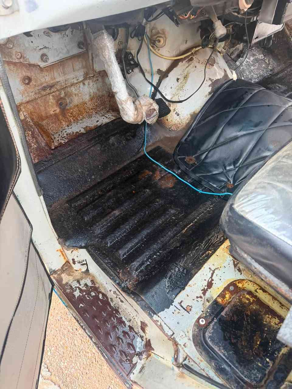السلام عليكم واز 2000 للبيع جاهزه من كلشي
بور ستيرن  كير مكينه كفاله كير كهربائي 4 براويز كهربائيات جديده كلهن تاير نظيف حيل اكسل فاره جاهزه اي نقص مابيها للاستفسار ***********

مكاني واسط الصويره

