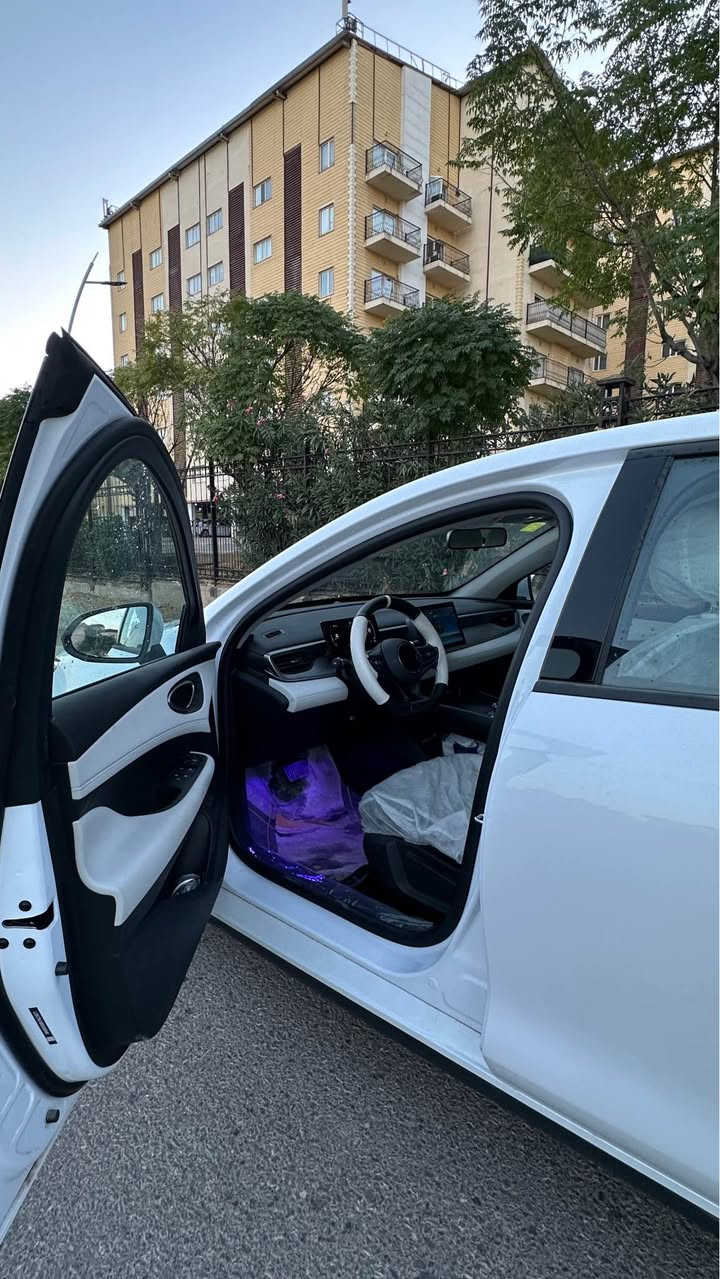 بۆ فرۆشتن byd seal 05 
وەک سفر وایە تەنها km (1,200) ڕۆشتووە ڕەقەم سلێمانی بە شەرتی تەحویل و غرامە سەنەوی تازەیە تا 2031 
بۆیاخ تەنک بێ چاڵ بێ شوخت نوکە دەرزی پێوە نیە 
نرخی ١٤٥ گەڵا 
شوێن : سلێمانی
ژمارە مۆبایل: 
                                        *********** السليمانية, العراق
