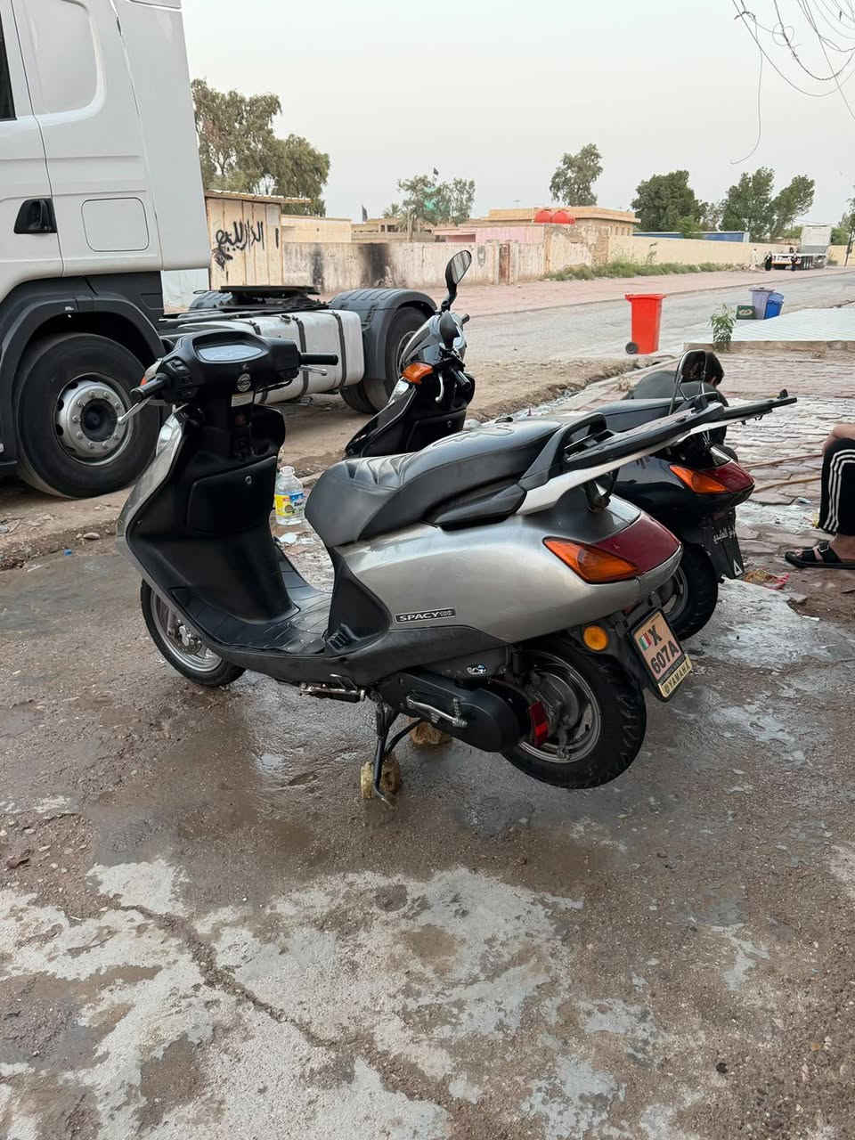 سلام عليكم سبيسي للبيع رايمر فقط والصالنصه تجاري بس  كفرات اصليات وكابريتر اصلي السعر 650 وبيه مجال الاستفسار /***********/ خاص مفتوح
