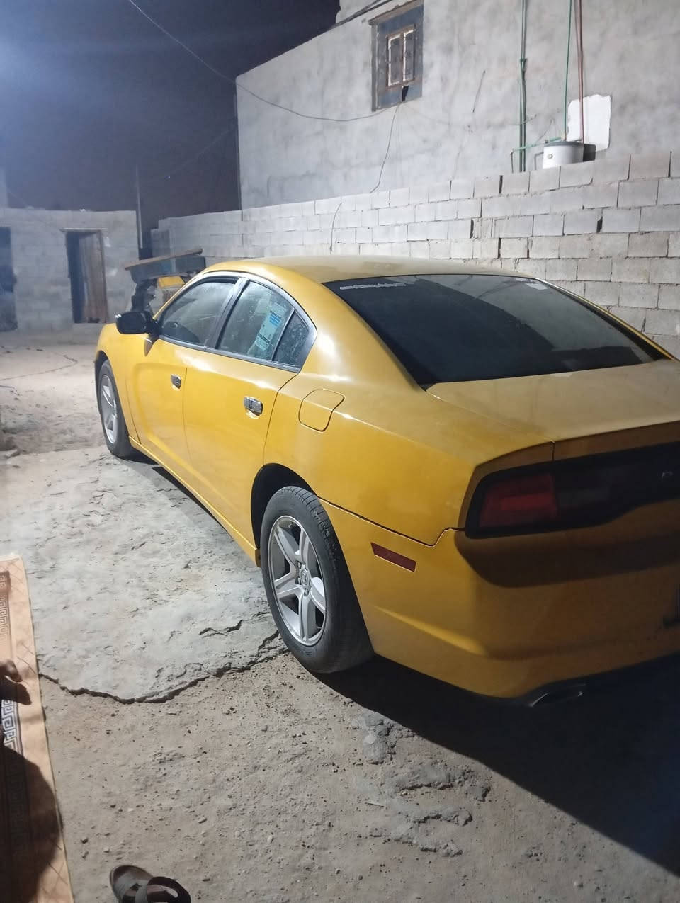 يا الله جارجر موديل 12 هيمي
8ستندر باسمي  كلشي شغال تبريد تفعه
حداده ميه بل ميه 
سياره حلوه جاهزه 
مكاني البصره 
سعر 140 وبيها مجال 
***********. رقم الهاتف
