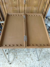 للبيع طاوله خشب عراق سعرها 30 وبيها مجال عنوان حي الجامعه 07816407549