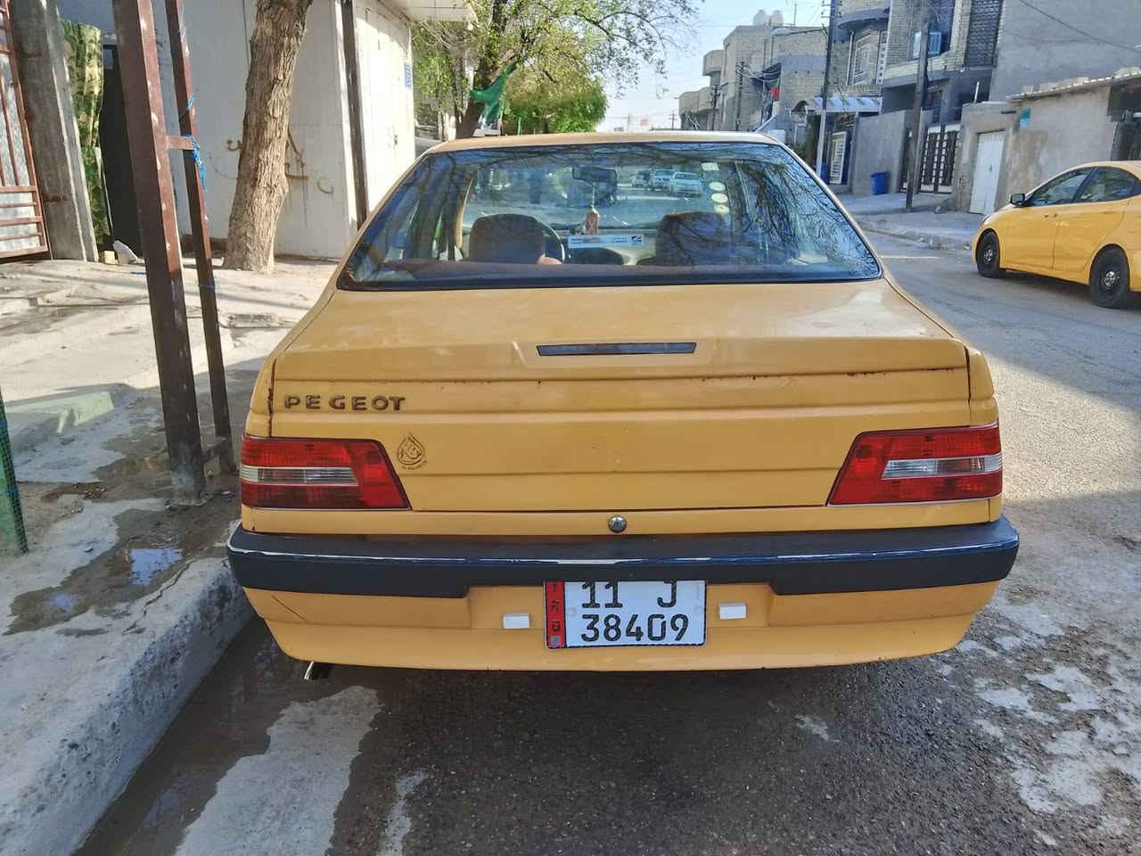 سلام عليكم اخوان بيجو لميس ٢٠١٥سيارة نضيفة وحلوة مكينة وكير خير من الله  شلعة بيهة تخبل ترايهة حلو مكينة لا تنقيص لا تبخير حته مي راديتر متنقص تبريدهة شغال يخبل كهربائيات كلهة شغالة دبلات جدد صدر جديد بيهة ضربه بصيطة موضحة بل صور شوف الصور على راحتك وخابر وبيك خير وتدلل المكان بغداد العبيدي 
الاستفسار اتصال على رقم الهاتف رقم بي واتساب بس مو دائما ***********
