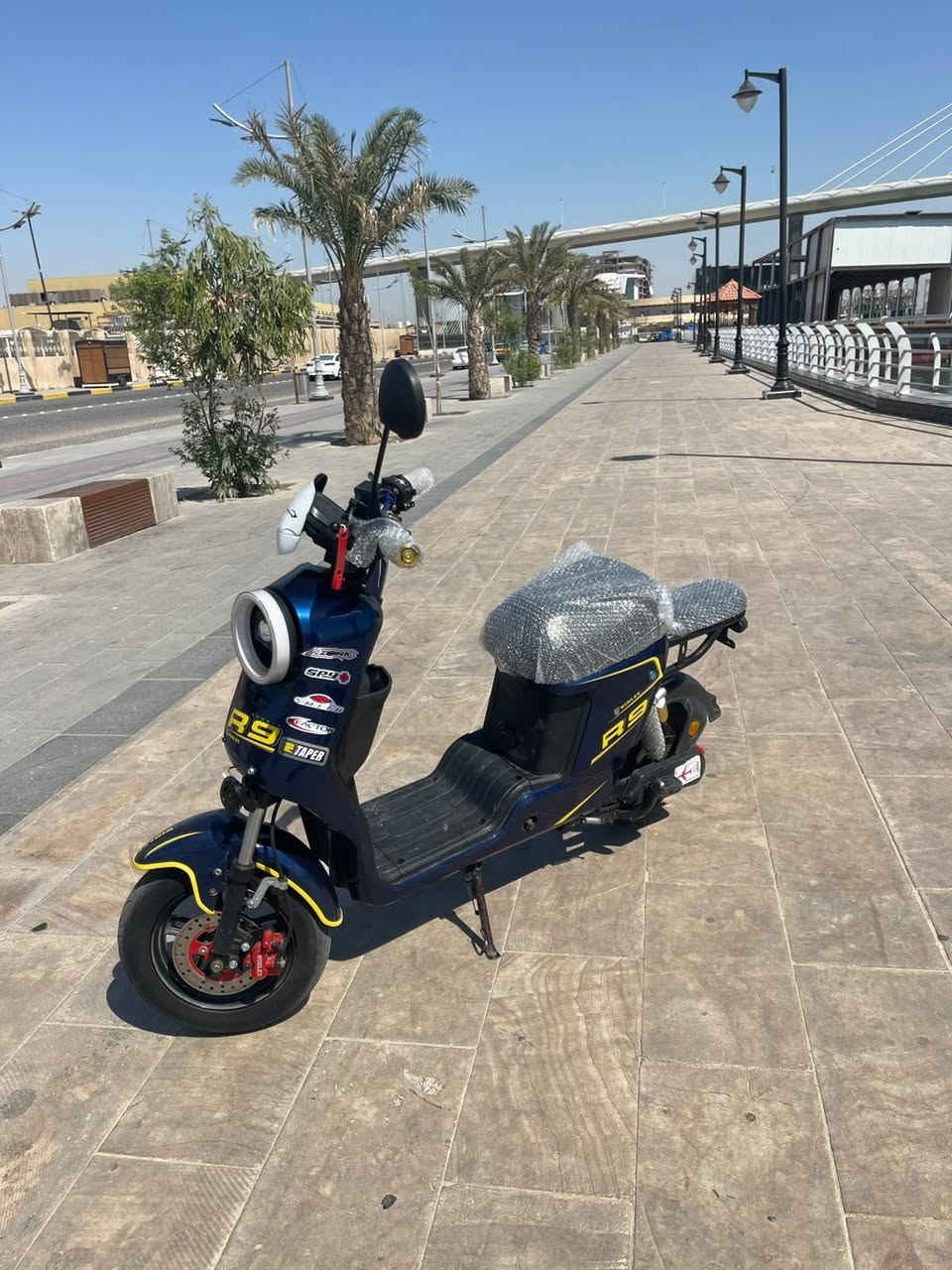 سلام عليكم دراجة للبيع نوع R9 فول مواصفات شرط اخت الوكيل خمس بطاريات 32 أمبير الويلي الأصلي غراضاها كاملة مكملة موجودات من سلة ومريات السعر 425 وبيها مجال

العنوان البصرة القبله حي القائم الرقم ***********
