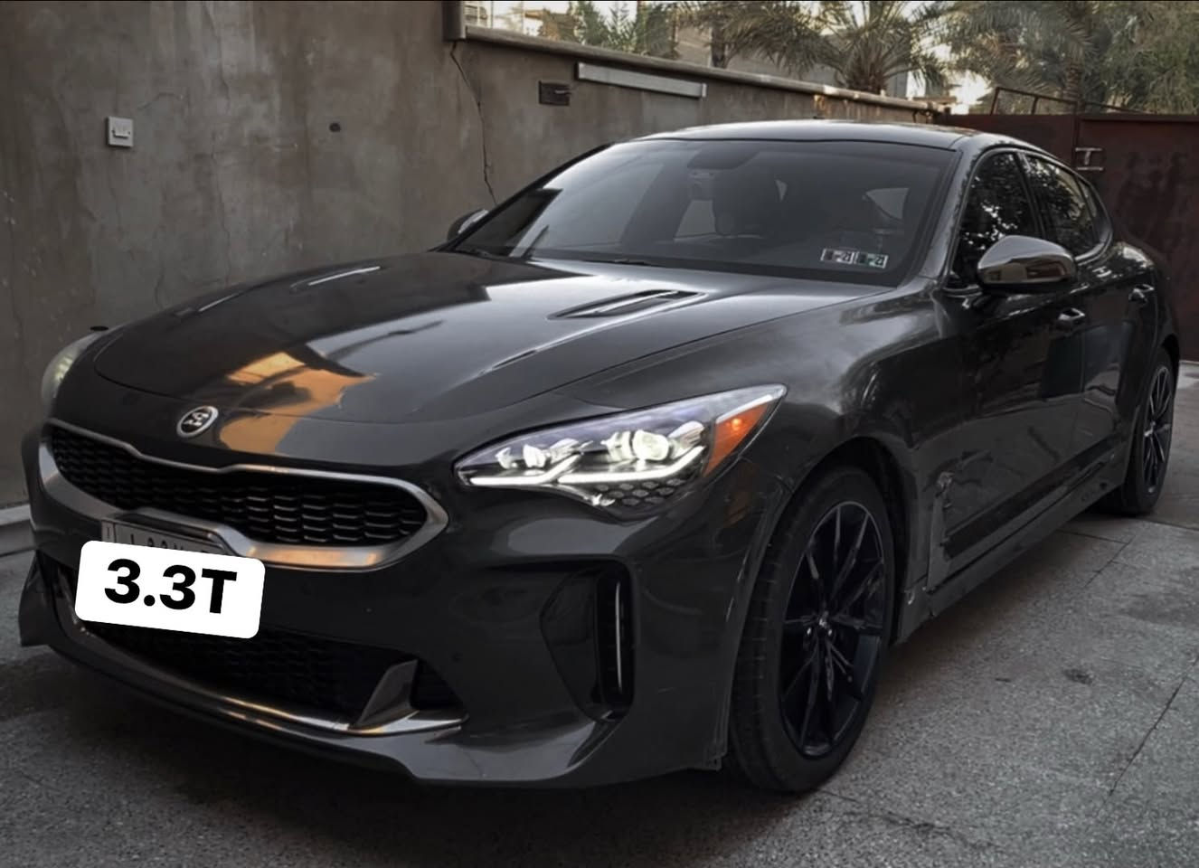 سلام عليكم .. بيع او مراوس
كيا ستنگر 2021 GT ستاندر وارد امريكي 
حادثها بأمريكا چاملغ وطرف البنيد (تبديل چاملغ فقط)
بنيد تعدل وصبغ جهة الضرر فقط
..
ماشية 100 الف km يعني 62 الف mi
..
6سلندر توين تيربو 3300cc 🔥❤️
V6 Twin Turbo 3.3L
السيارة عليها تعديلات (عبرت 400 حصان 🐎)
..
لكن ارقامها ك ستوك 
القوة :- 378 حصان 🔥 
العزم :- 531 نيوتن متر 
تسارع 0-100 :- 4.5 ثواني 🔥
السرعة القصوى :- 280km/h محدد الكترونياً
..
التعديلات 🔥
•فلتر AEM
•برمجة تيربوهات والبوابات
•رفع بوست 2 psi
•فتح فصلة (السرعة القصوى تقبط العداد 300km/h)
•داون بايب X
(تقريباً عبرت 400 حصان 🐎 🔥)
..

دفع كلي AWD مفصول 
مخليها تو ويل (يعني دفع خلفي RWD 🔥)
گير 8نمر A8LR1 ZF
***********
مواصفات :- GT Base الستاندر اقل مواصفات بالـ 6سلندر
..
🔺تشغيل + دخــول ذكــي (2 ابــواب)
🔺لايتات امامية 3 عدسات LED متحركة مع حركة الستيرن
🔺بَــگ لايــتات LED
🔺اضــاءة الــلوحة + الــصندوق LED
🔺حــساسـات امـامـيـة + خــلفــية
🔺4 فتــحــات اگزوزت + صوت رياضي 
🔺رادار جــانبــي
🔺كامــيرا خــلــفــية + امــامــية (داش كام)
🔺بدلت رنــگــات حـجـم مال 2023 تريبوت
🔺 بريك البريمبو 6بساتن
🔺جـامـات AUTO (صـعـود مـع نـزول 2 ابــواب)
🔺مــري النــقطــة الـعمـياء + انــارة ترحــيب + اشــاير
🔺مــري شــفــط
🔺مقــاعــد جــلد + تحـكم كــهربــائــي للسائق فقط 
🔺تــحكــمات ستــيرن + تــحــديــد مــســار
🔺شــفــتــات ســرعــة 
🔺تبــريــد مـنـفـصـل + قطـعـتـيـن كـذلك مـنفـصـل
🔺شــاشـة 8انش UVO تدعــم ابـل كـار بلـي + انـدرويد اوتـو
🔺درايــڤ مــود = 6 وضـعــيات قــيادة
(Comfort & Eco & Sport  + Sport Plus + Smart + Custom)
🔺مــانــع انــزلاق
🔺هــيتــر المــقــاعد الأمــامـية 
🔺اوتــو ســتوب AUTO STOP
🔺شاحــن وايــر لــس
🔺مدخــل جـداحة امـامي + خــلفي
🔺مدخــل USB امــامــي + خـلفـي
🔺هــيتــر ستــيرن
🔺ستــيرن حــرف D 
🔺مــرايــة تعــتــيم 
🔺10 سمــاعـات داخليــة 
🔺الاضــاءة الداخــلــية LED
.. 
السيارة تعتبر اقل مواصفات ستاندر GT Base 
..
•GT LINE  ستاندرالـ 4سلندر
•GT  الـ6سلندر نفس مواصفات الـ4سلندر
•GT1
•GT2
•Premium 
•Tribute Edition 
*****

الملاحظات :
مابيها اي نواقص عدى الچاملغ الامامي جهة الحادث بده يجرد
..
الســعـر :- 216 ورقة 
كامله مكمله بالعافية عالياخذها
*********** واتس اب فقط

نص مكتوب في الصور:
- 3.3T
