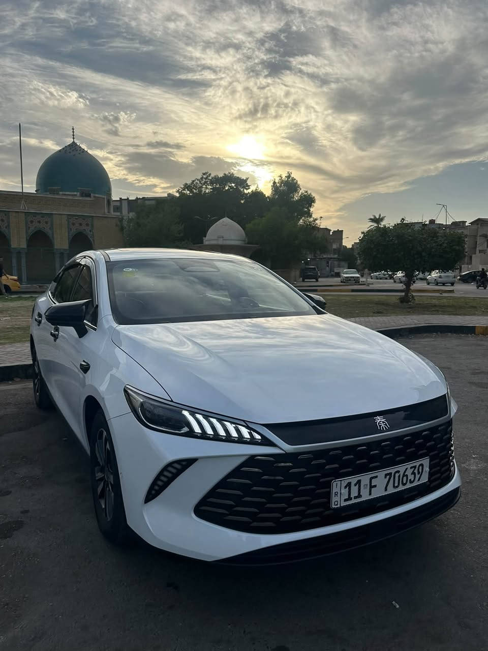 بي وادي  جن بلص 2025 فلاكشب فول الفول ام 13 كامره اوتو بارك   بلكن هايبرد  ماشيه 7900   كيلو  كفاله عامه زيرو داخل الزيتوني

 
بلكن هايبرد  ثلاث انظمه هايبرد + بانزين  شحن ذاتي + شحن خارجي تمشيك2200  كيلو سعه خزان الوقود 65 لتر 

عداد  كليومتر /7900 الكلي

ملاحظه / السياره عليه اضافات سكوبات جام خلفي مري بلاك بيانو يدات بلاك بيانو مطريات + تحديث سياره بكامل برامج ورادارات 

🔥سنويه باسمي مثبت   لوحات   🔥

عنوان /الاعظمية

🔵محرك يعمل لشحن البطاريه فقط  1500 هجين ثلاث انظمه شحن ذاتي + هايبرد + شحن خارجي 
🔵مقاعد جلد زيتوني 
🔵 مقعد سايق كهرباء   
🔵سلايت 
🔵 اوتو بارك طبكة ذاتيه من دون تحكم السايق + قياده من دون تحكم 
‏🔵تحديد مسار طريق 
🔵لايت داينمك عالي ناصي اوتو 
🔵تحكم   بريك رياضي + بريك كموفرت 
🔵حساس امامي عدد 6 + حساس خلفي عدد 6 
🔵شاشه وسطيه كبيره اكبر من فىه من دون مواصفات تشبه شاشه سونك بلص   تحكم بكامل من داخل شاشه  تنزيل جام وغلقه 
🔵 رادار امامي + رادار جانبي + رادار خلفيً
🔵نقط عمياء بمرايه جانبيه + مري شفط + اشاير مري +اناره تحت مرايه 
🔵كيجات  سونك بلص  
🔵13 كامره محيطيه + دي في ار تسجيل  
🔵دركة دي جلد وحياكه 
🔵بكلايت لد   خليه  
🔵بصمه +كارت 
🔵هاندر بريك بصمه اوتو هولد 
🔵كيجات شاشه 
🔵شاشه كبيره تبريد شاشه 
🔵لايت ليد لايت اوتو  + لد صباحي 
🔵تبريد مناخي منفصل 
🔵تبريد قطعتين 
🔵ويل كب كروم 16 
🔵ايرباك عدد 10 

***********
