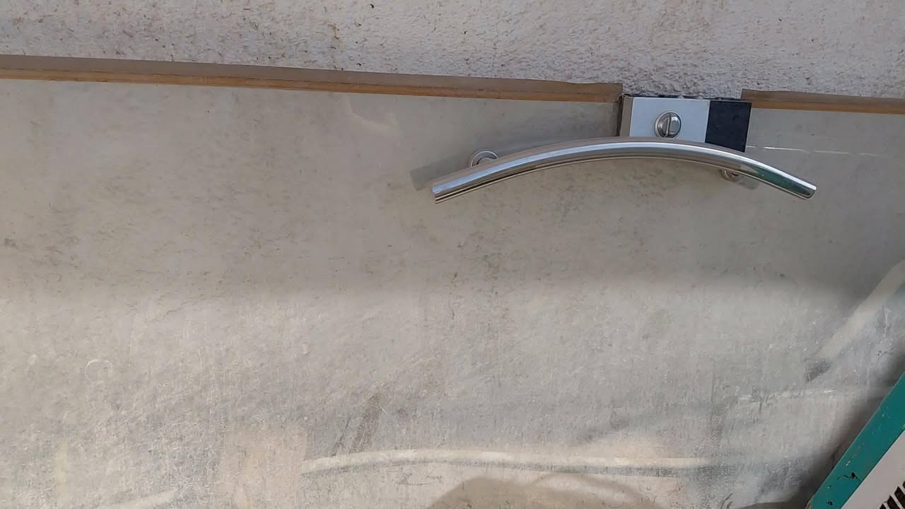 بوفيه ب30 الف قفل
باب جام ب40  قفل
مبرده شغاله حجم وسط ب30 قفل
البياع الشرطه الرابعه
