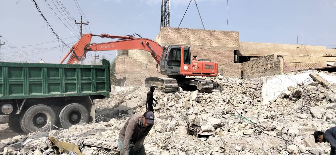 تفليش بيوت • كادر متكامل • حفارة وشاحنات