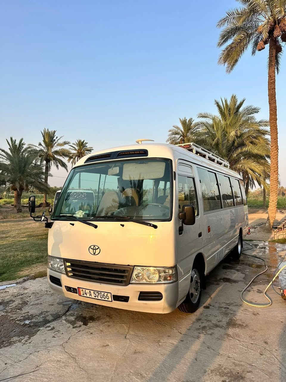 كوستر ٢٠١٥ بدون ضربه وصبغ سياره جاهزة تخم تاير جديد 
داينمو وباتري جديد كمبريسر واديتر جدد كلج جديد مكينه مكفوله السعر ٣٥٠ وبيه مجال مكاني حله ***********
