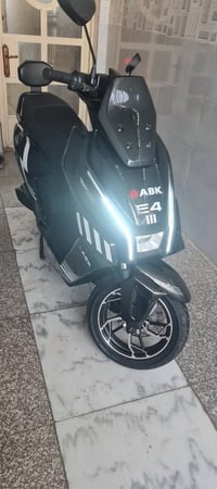 دولفين ABK E4 • بطارية ٤٥ أمبير • ٢٥٠٠ واط