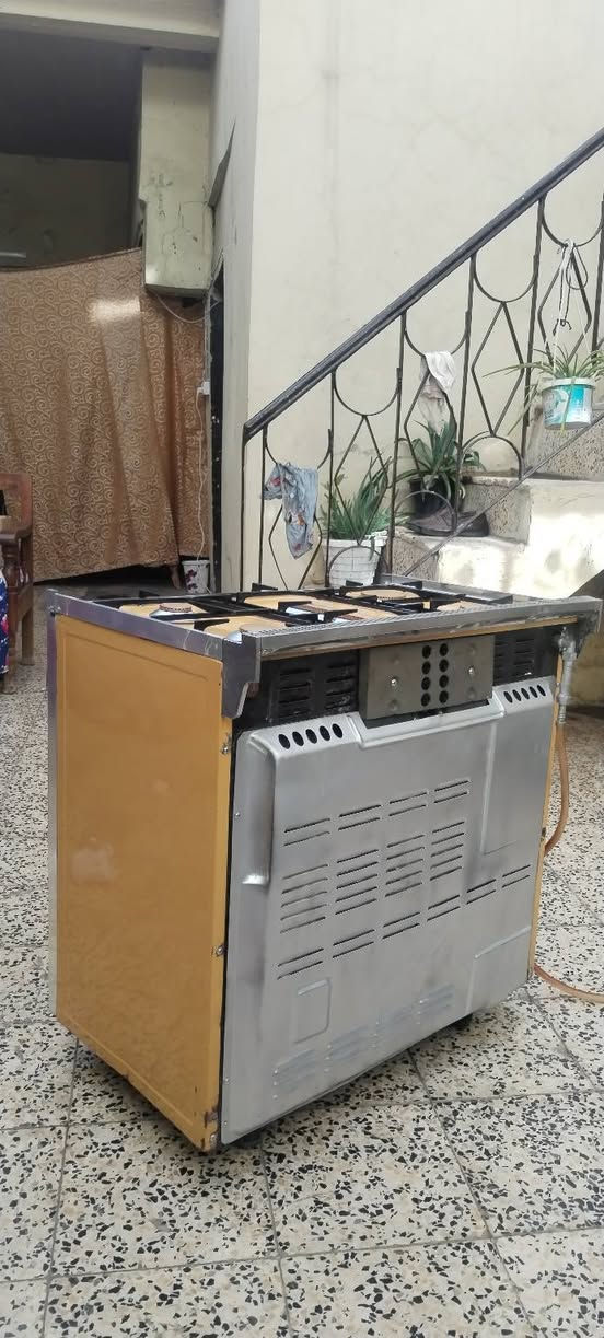 طباخ عشتار اصفر نار زرقاء فرن شغال فوك وجوه للتواصل ***********
