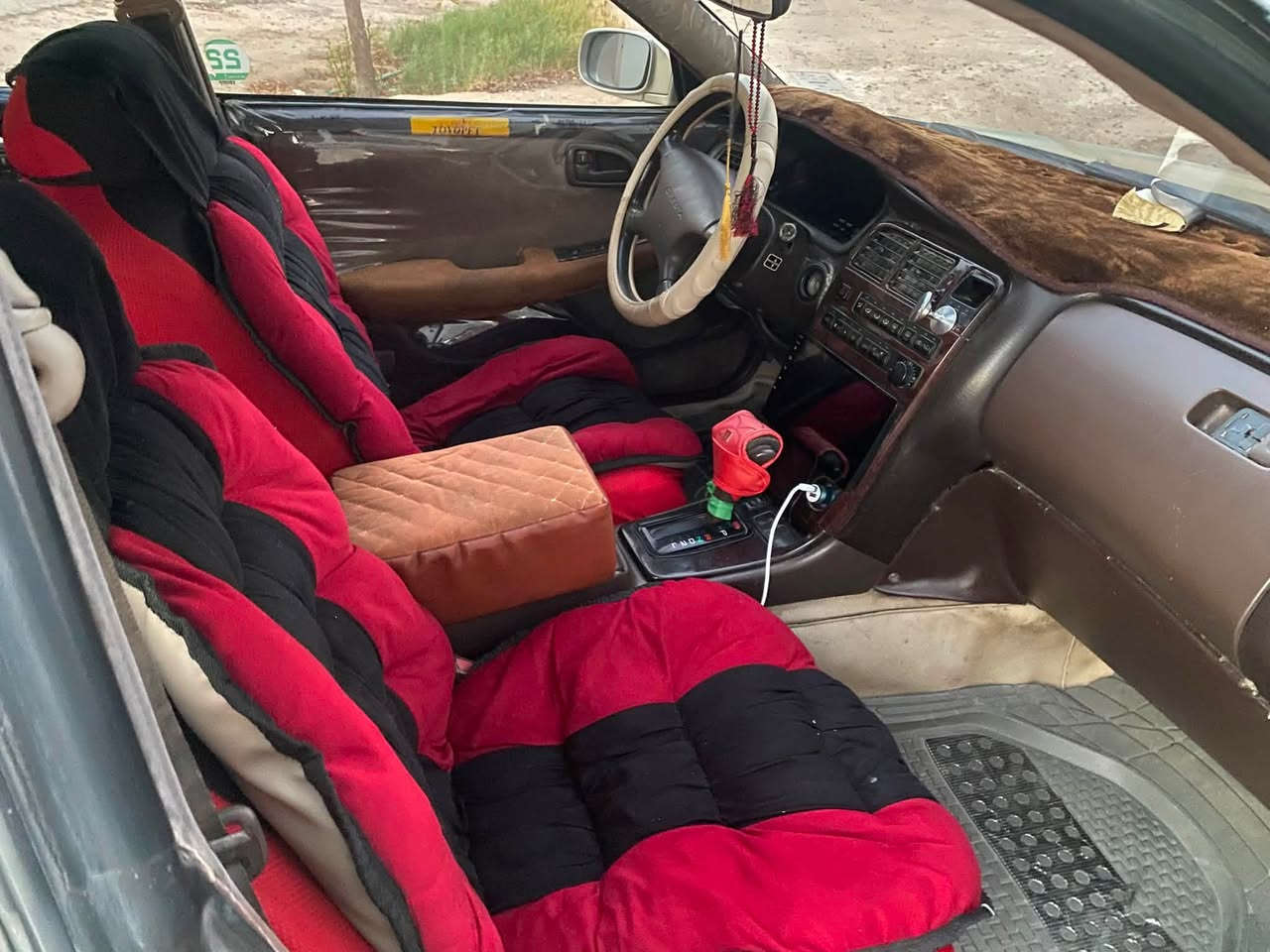 مارك نفخ مديل 2000 مكفوله من الكص والنقل والضربه القويه محرك وكير مكفولات تبريد شغال تخم تاير جديد مشط جديد باور جديد محرك ففتي فيشه وحده قليل الصرفيه مال البانزين دواخل حلوه حداديه حلوه السياره بسمي سنويتها ل27 سعرهه 65 وبيهه مجال رقم الهاتف ***********.   البصره سفوان
