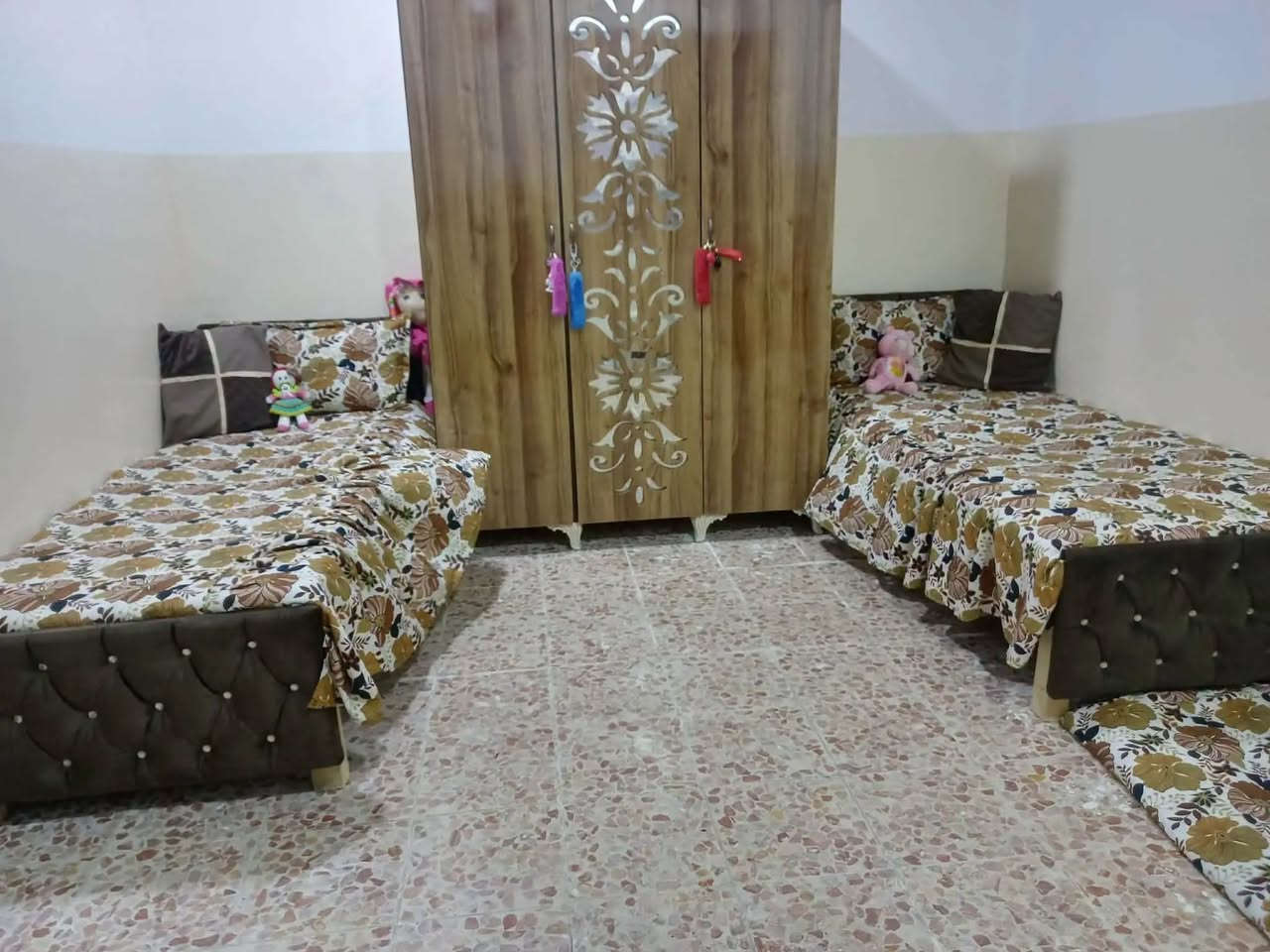 توصيل مجاني داخل الموصل 

تخت نفر خشب عراقي جديد بلوك احمر _16 ملم
رجلين 6_3×3_
السعر_ 55_
 التوصيل مجاني داخل الموصل  الون حسب طلب للحجز خاص

شرط اي اختلاف يرجع الطلب بيد المندوب بدون دفع اي مبلغ 

ملاحضه 
الون حسب طلب الزبون @إشارة
