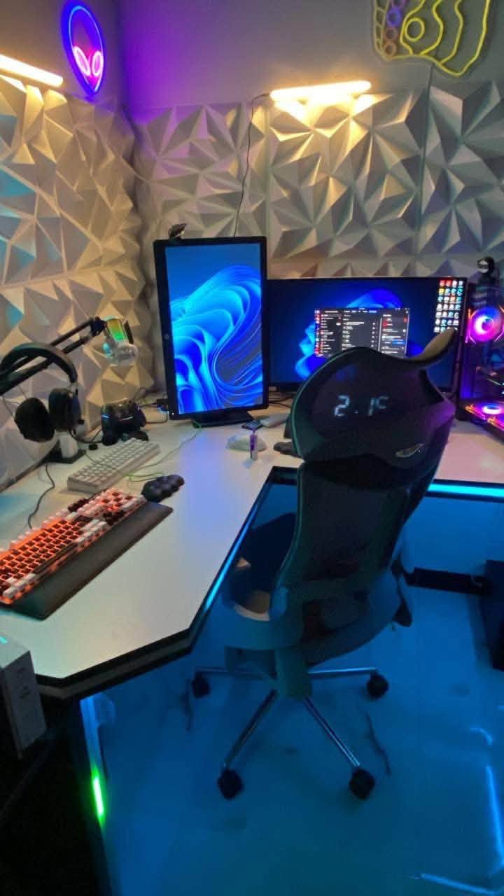 السلام عليكم حبايب

جميع القطع للبيع  اختار قطع  شاشه او بي سي و ادفع سعر 

موصفات الPC

ASUS TUF GAMING B650-PLUS WIFIبورد 

AMD RYZEN 9 7900 X 12-coreمعالج

مبرد مائي : THERMALTAKE LA360-s argb

بور سبالي : THERMALTAKE 750 GOLD

كرت الشاشة RTX2060s🥲

رام : SJS 16DDR5 6800

تخزين

M.2 ROICO 128 3200/s

M.2 dahua c900 plus 2280NVMe 256g

LEXAR SSD NS100 2TB

Dragon 265

 معرف شنو نوعيته 265

كيس نفس الي بل صورة معرف اسمة 

الشاشات

شاشه AVETRON 2k 27انج180hz مقوص ايبي اس زمن استجابه 0.1

شاشه الثانية HP 1080 60hz27in

الاكسسوارات 

كيبوردات

رد ثندر K95سوج وردي ماكنتك 

 سوج رصاصي TUF K7

 عاديV200

ماوس اتك شارك X11

Hlksd t90 

يده تحكم اكس بوكس ماشنكي G5PRO ادشن موقعة

كرونكس زن 

مايك NJSJ

سماعات ريزر بلاك  شارك V2

للتواصل وتساب ***********
