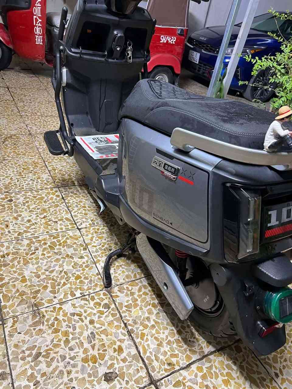 السلام عليكم دراجه شحن للبيع نضافه 100\100 اسمها صاقعه موديل 2025/10 6 بطاريات مسطره دبل ملف 1800 واط تحمل وزن104 72فولت السرعه الحقيقه 85 التايرات جدد ما مبدله دراجه كله على البلاد ما مفتوح بيها ولا برغي تجي وتشوف مكاني بغداد المحموديه ‭***********‬ هاذه رقمي سعره مليون و 800وبيها مجال حك الجيه ملاحضه الي ما يعرف بسعرها لا يدخل رجاء
