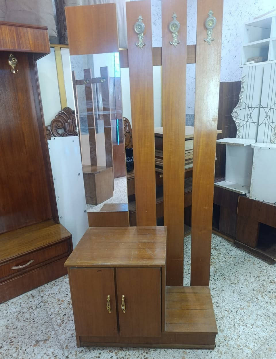 نكول ياالله 
غرفة نوم صاج عراقي نظيفه مثل ماواضحه بالصور
5 قطع / سعرها  450 
تفاصيل اكثر عالرقم أو واتساب  ***********
