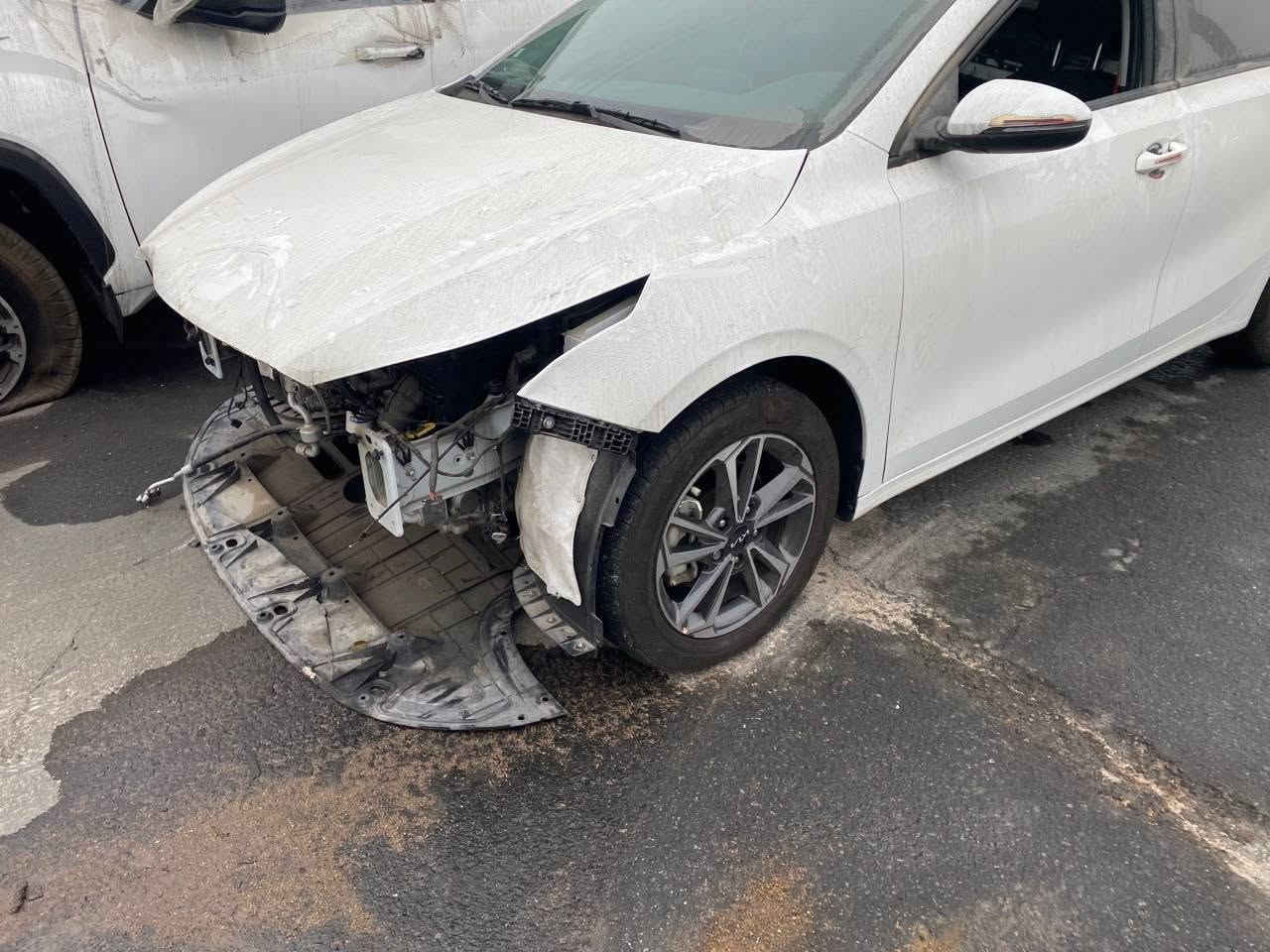 سلام عليكم كيا فورتي وارد امريكي بدون ايرباك لون ابيض مكينه ٢٠٠٠دوش ماشيه ٣٠ الف باسمي اني مستورده مرقم بغداد موديل ٢٤ نص فول بيه سونار بس طلع بيه من امريكا ٣ قطع صبغ موضح بل سونار مكاني بغداد موبايل ***********
