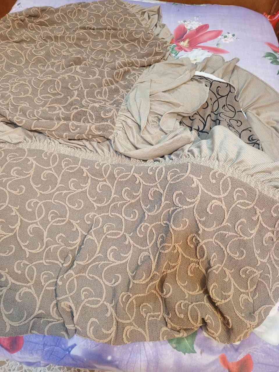 نصف تخم لون ذهبي مع مفرش مع طبلات للبيع 175ناصرية مركز ***********
